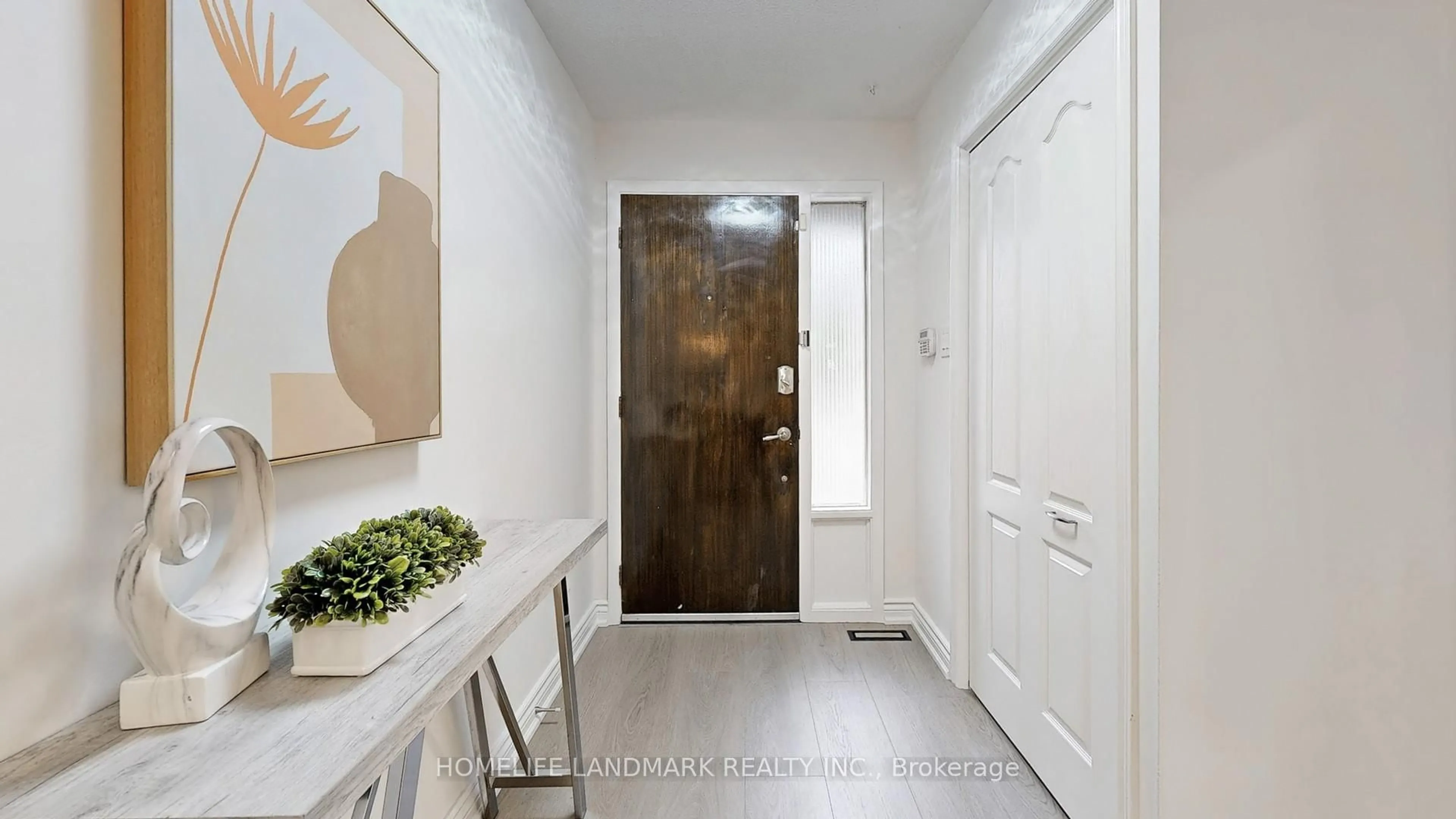 Indoor entryway for 105 Donnamora Cres, Markham Ontario L3T 4K6
