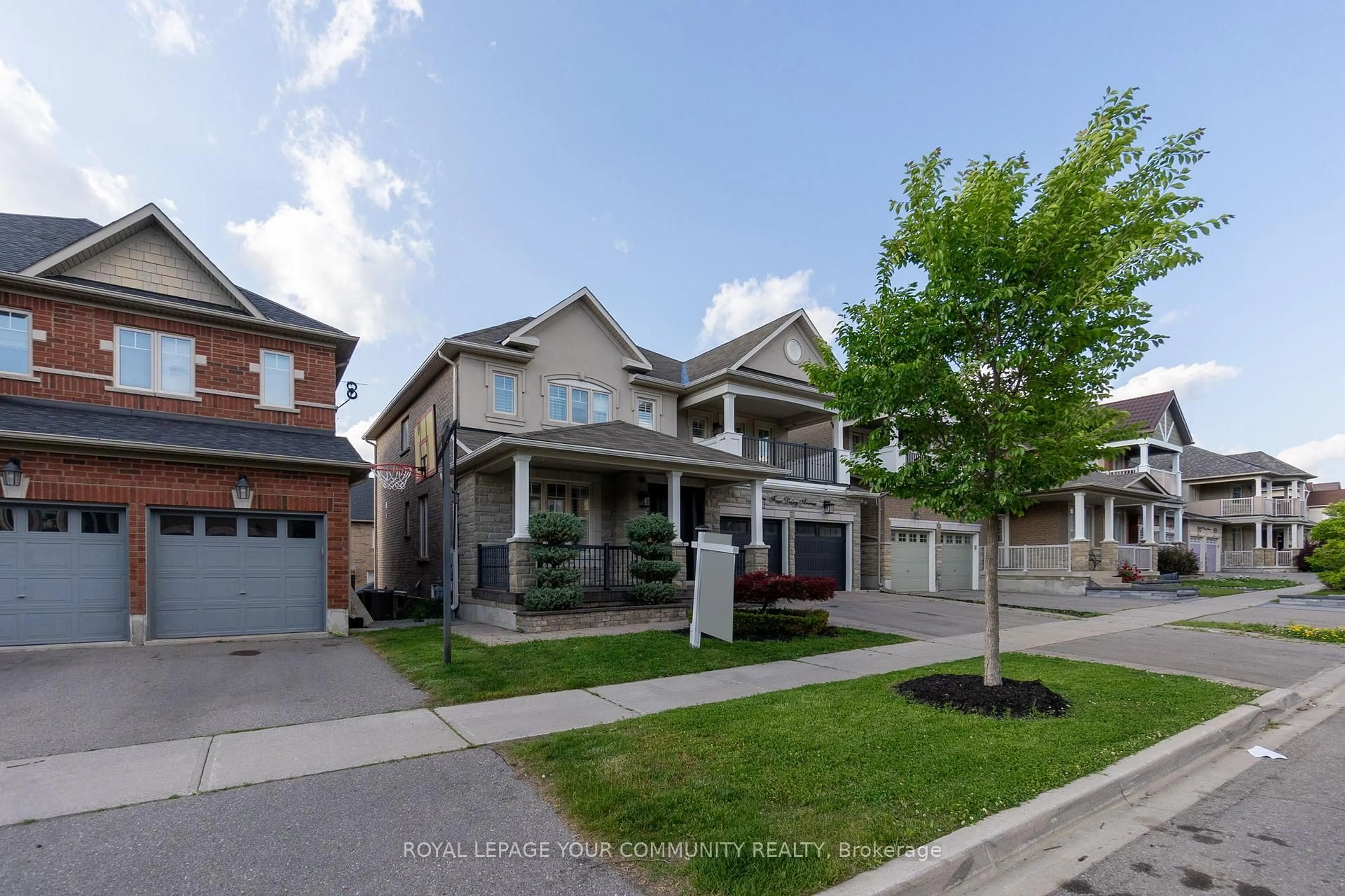 Unknown for 4 Dairy Ave, Richmond Hill Ontario L4E 4X5