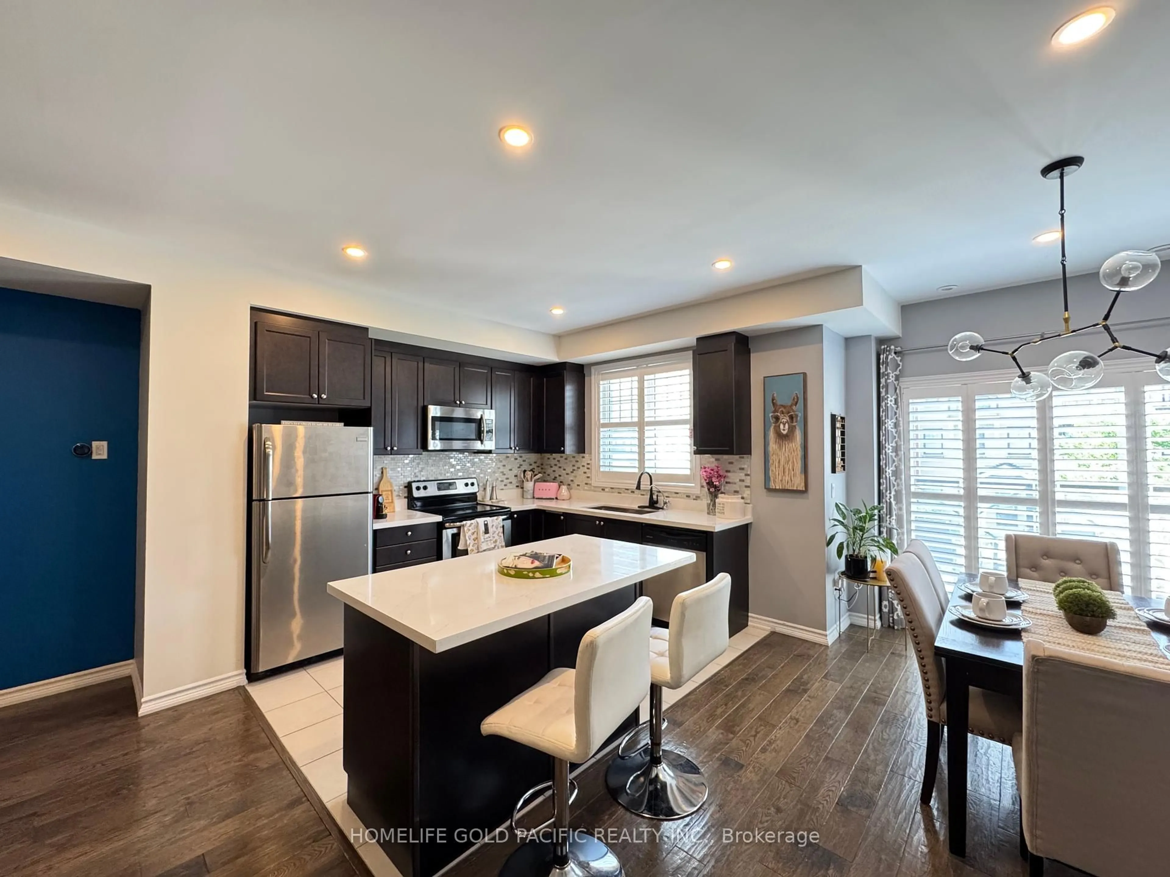 Open concept kitchen, unknown for 26 Boadway Cres, Whitchurch-Stouffville Ontario L4A 1Y2