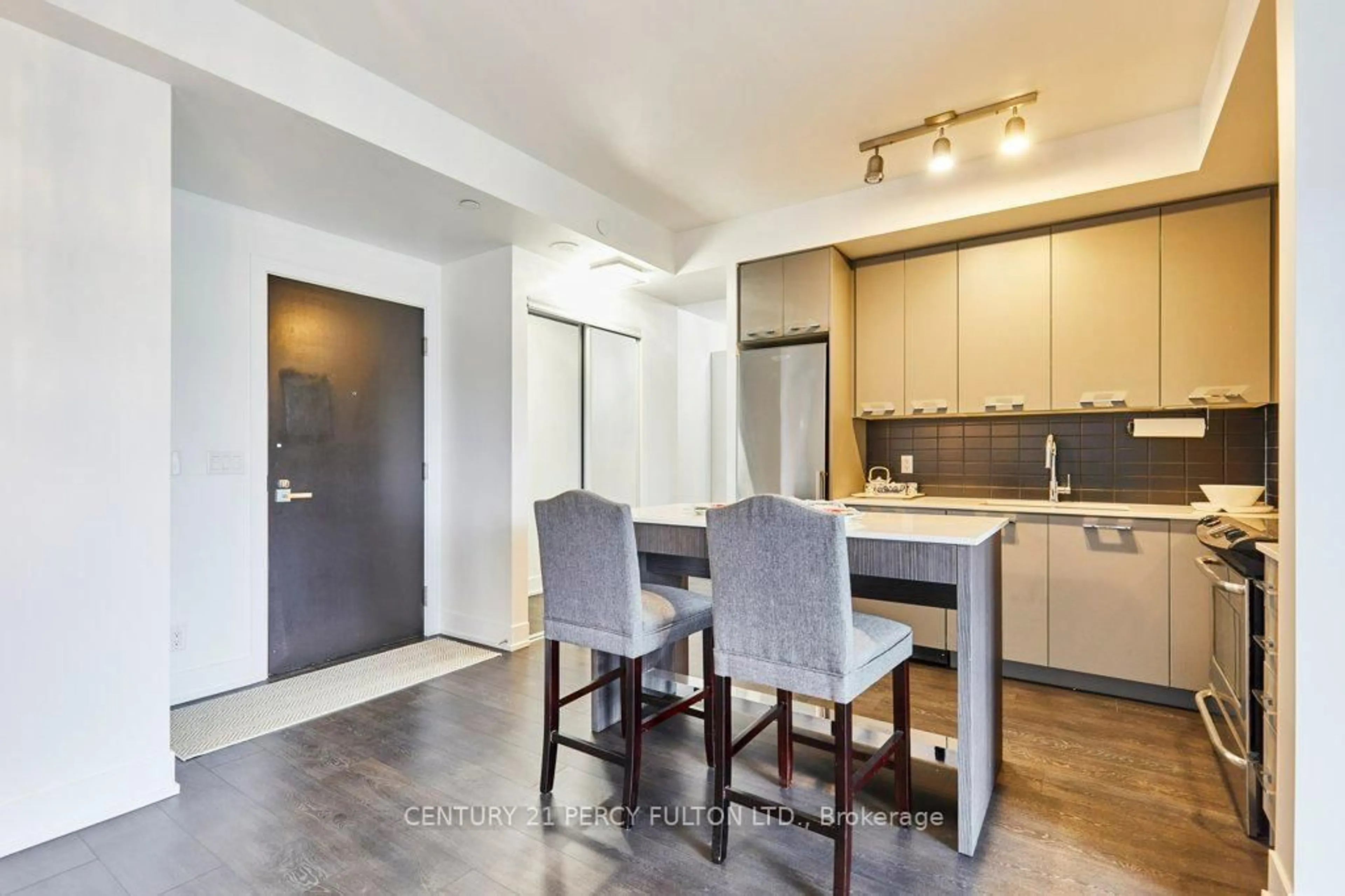 Open concept kitchen, unknown for 9471 Yonge St #513, Richmond Hill Ontario L4C 0Z5