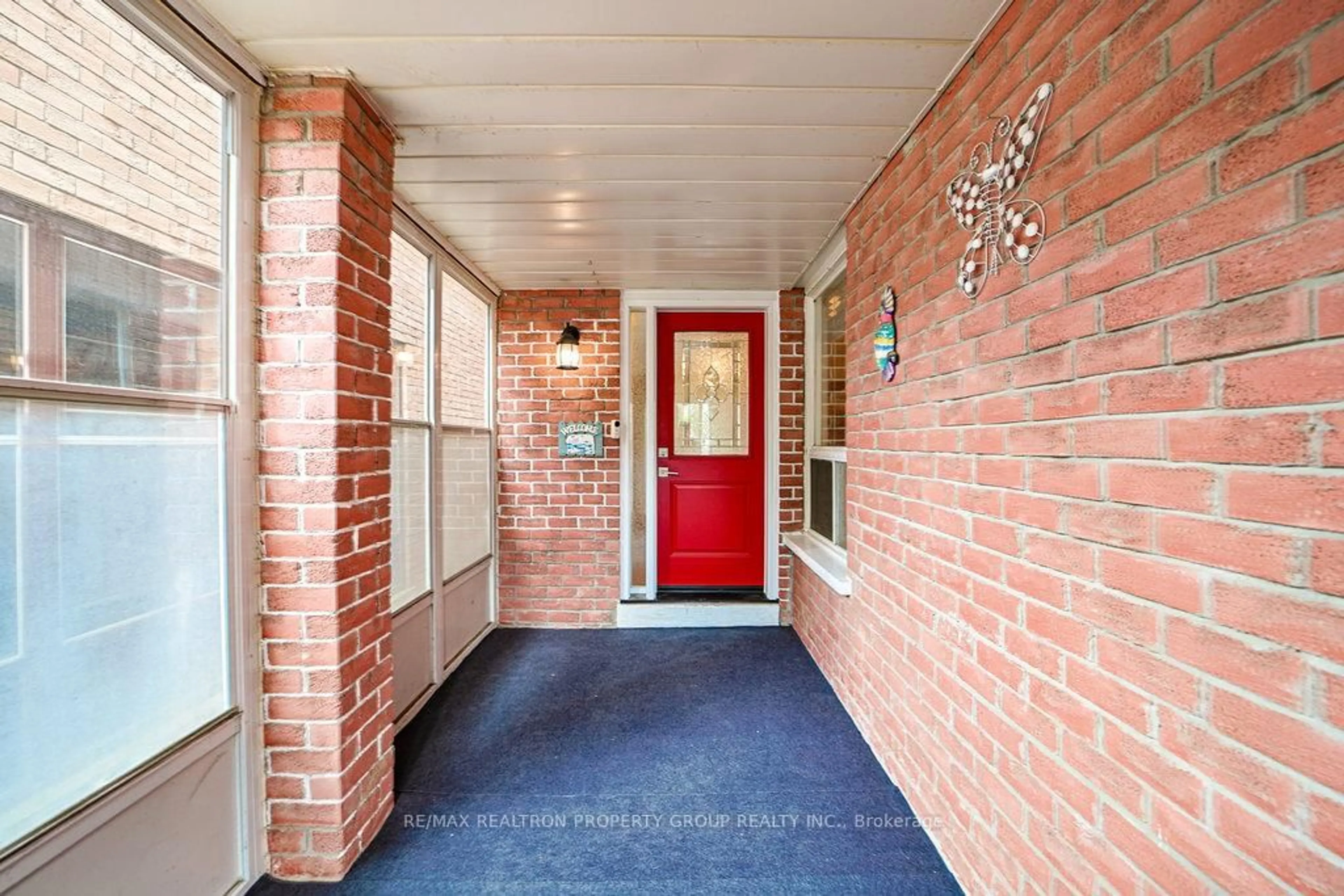 Indoor foyer for 85 Chloe Cres, Markham Ontario L3S 2H9