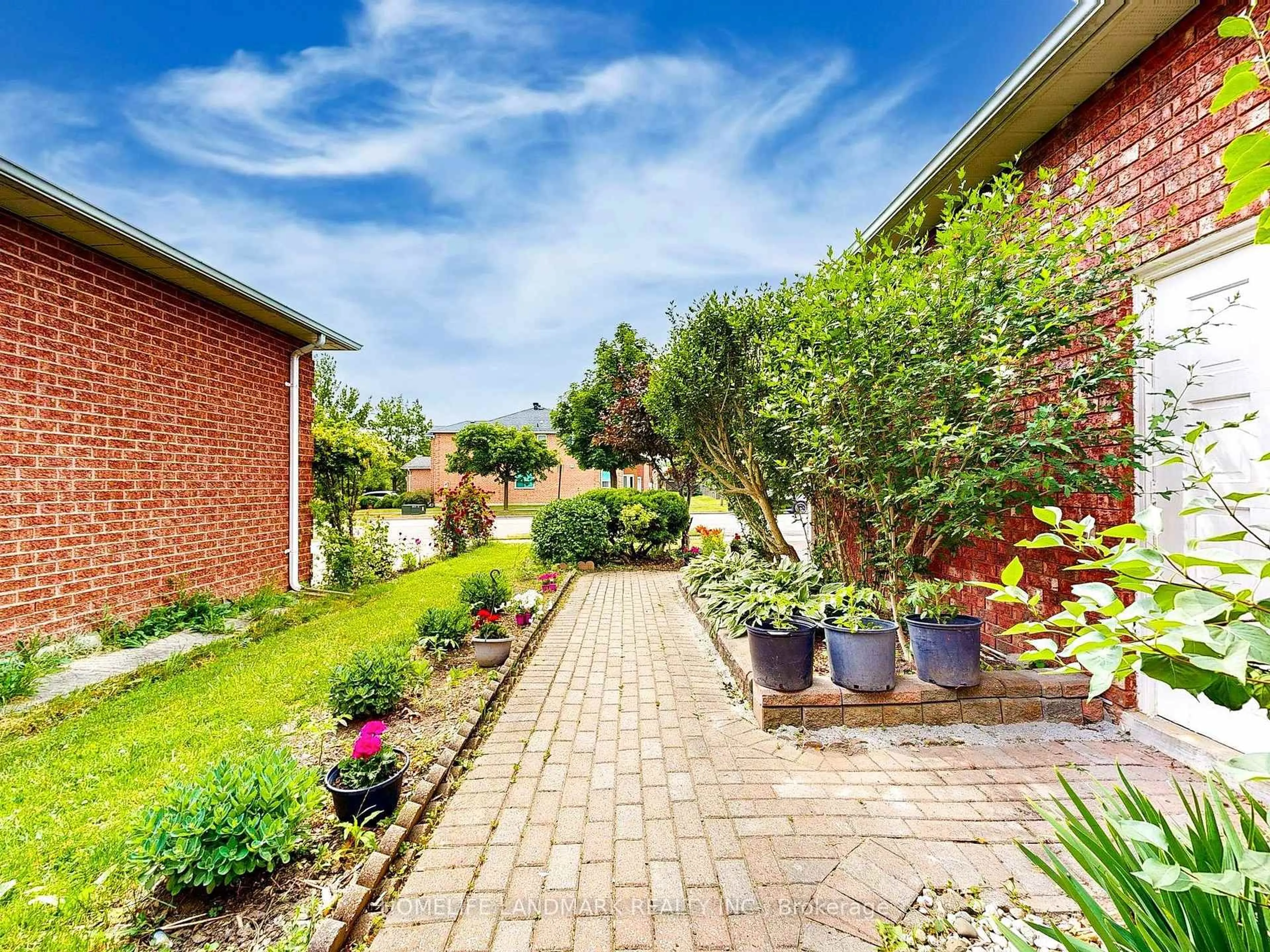 Home with brick exterior material, street for 93 Woodriver St, Richmond Hill Ontario L4S 1J8