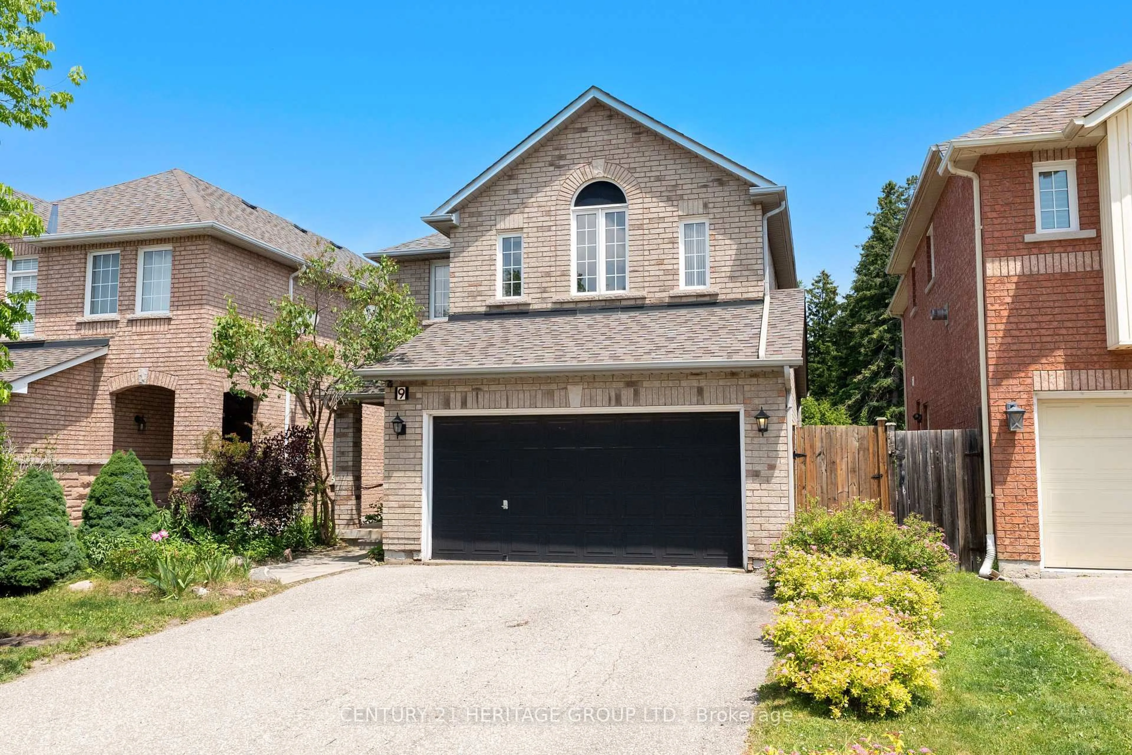 Home with brick exterior material, street for 9 Headwater Cres, Richmond Hill Ontario L4E 4G1