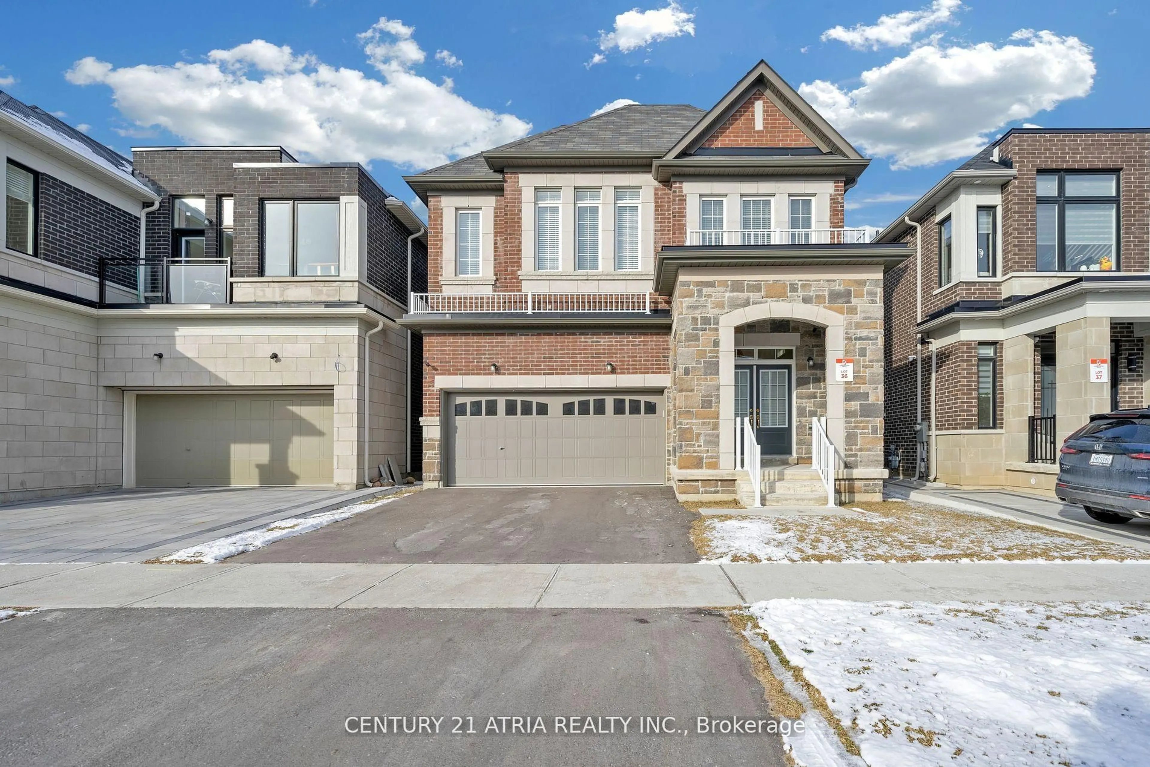 Home with brick exterior material, street for 156 Hartney Dr, Richmond Hill Ontario L4S 0L1