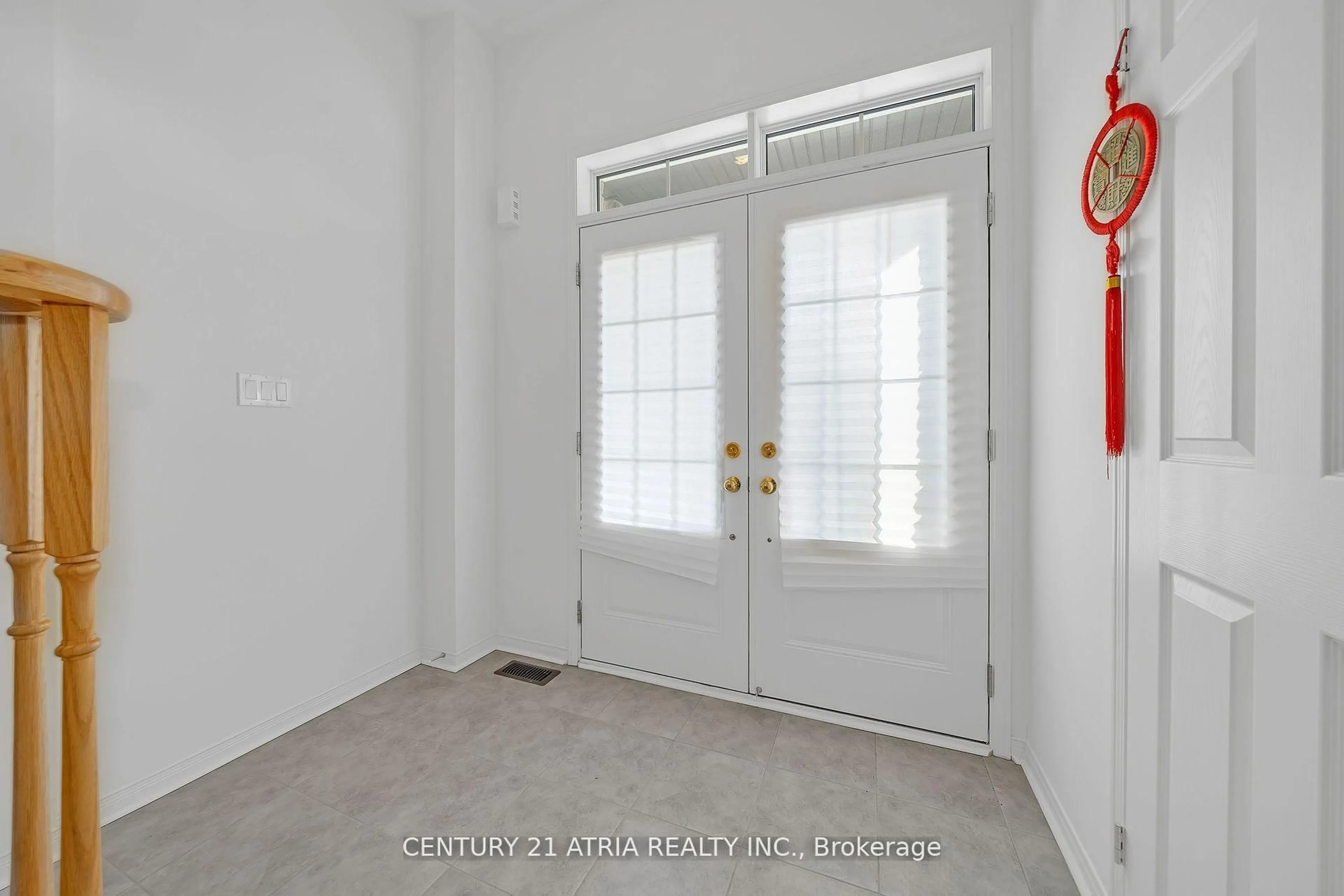 Indoor entryway for 156 Hartney Dr, Richmond Hill Ontario L4S 0L1
