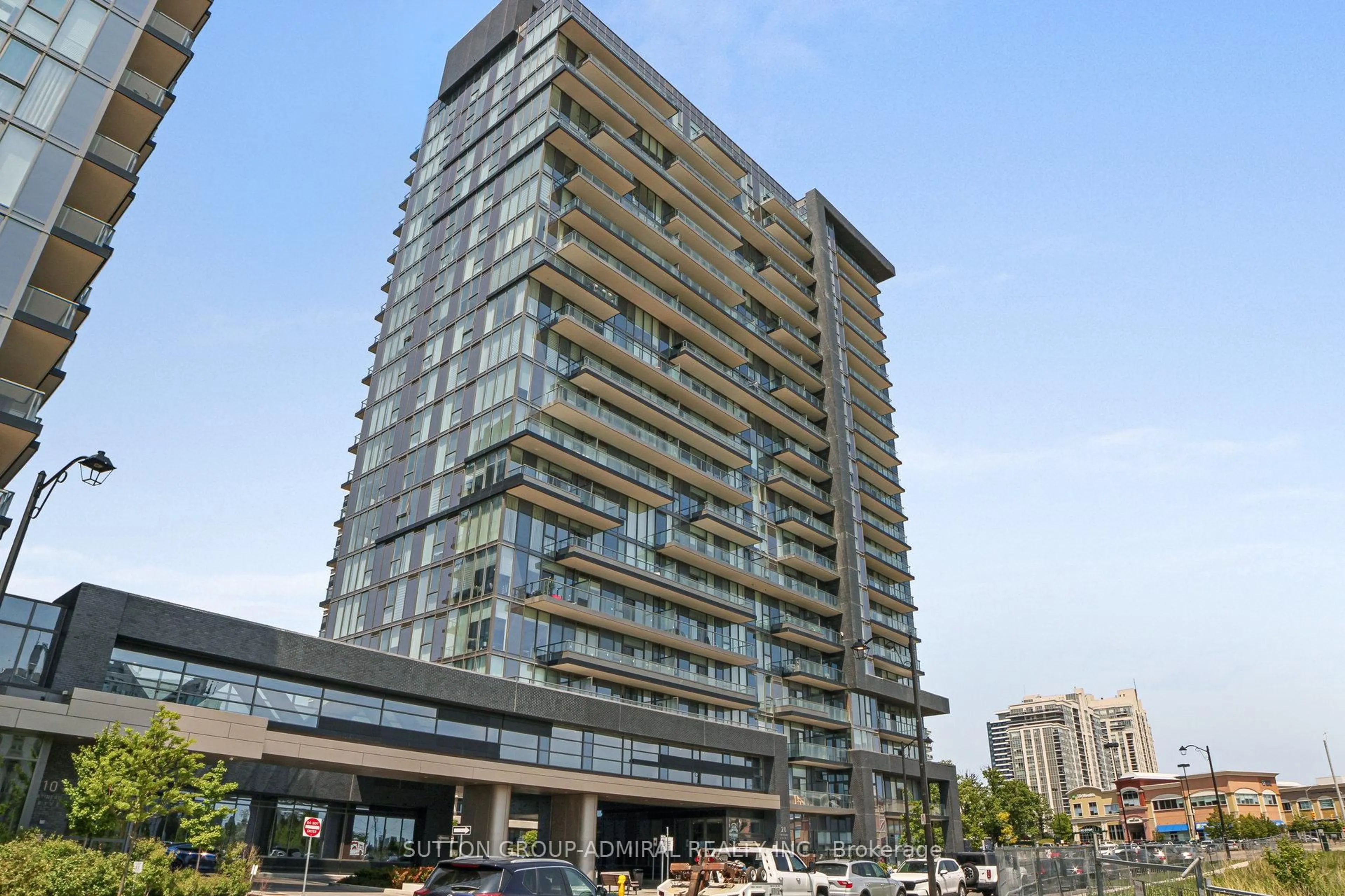 Indoor foyer for 20 Gatineau Dr #710, Vaughan Ontario L4J 0L3