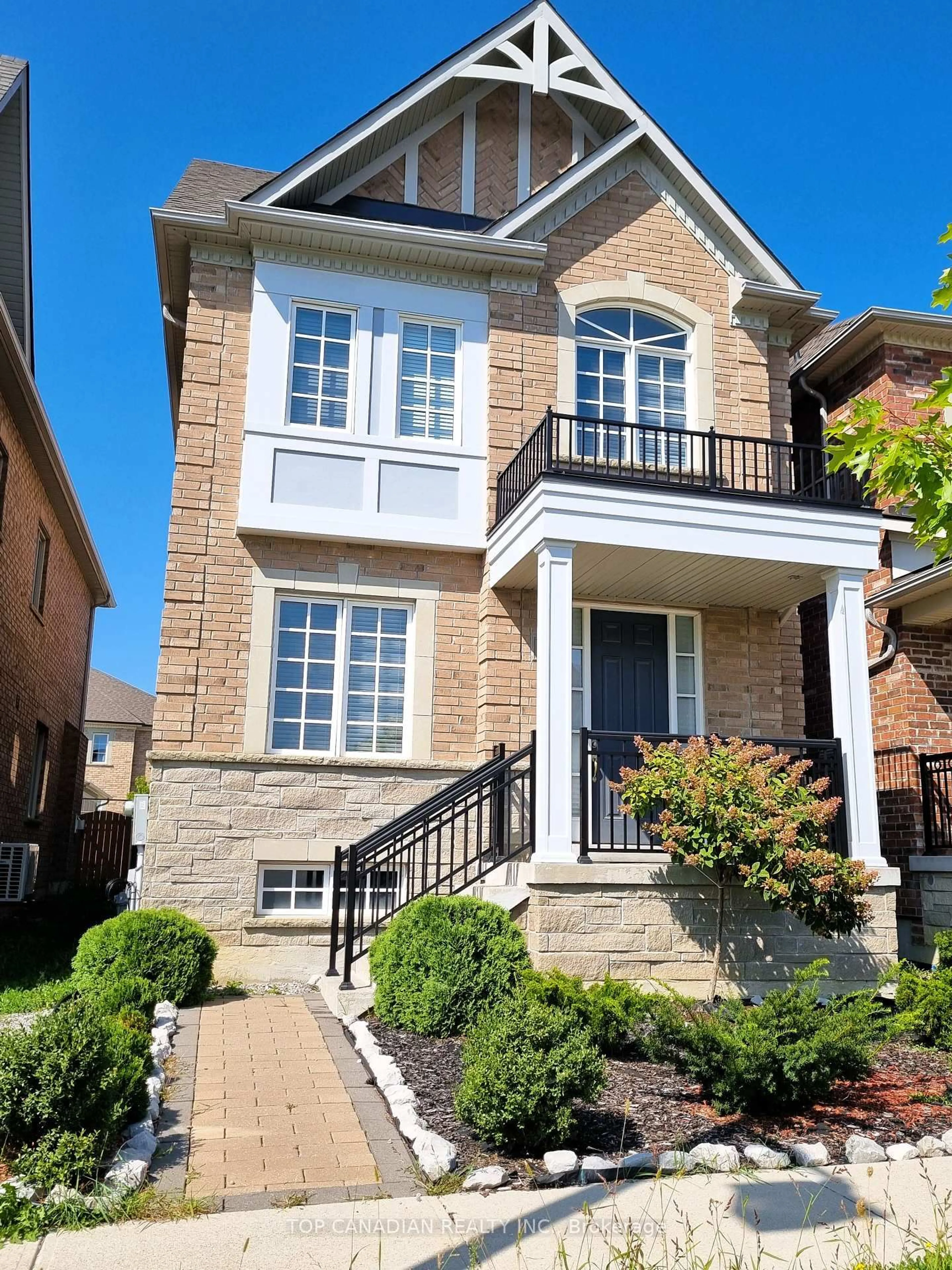 Home with brick exterior material, street for 198 Paradelle Dr, Richmond Hill Ontario L4E 1E7