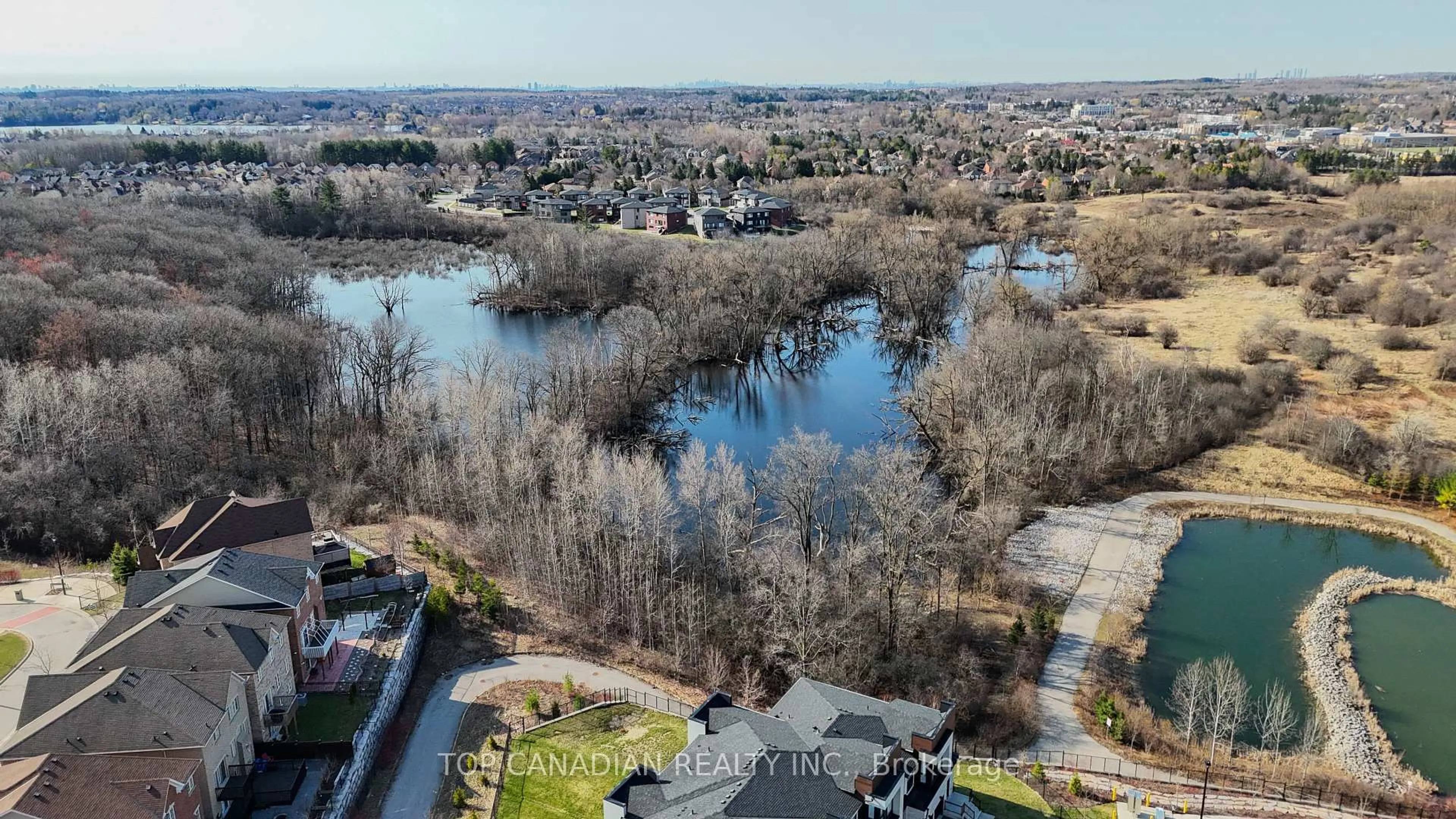A pic from outside/outdoor area/front of a property/back of a property/a pic from drone, water/lake/river/ocean view for 198 Paradelle Dr, Richmond Hill Ontario L4E 1E7