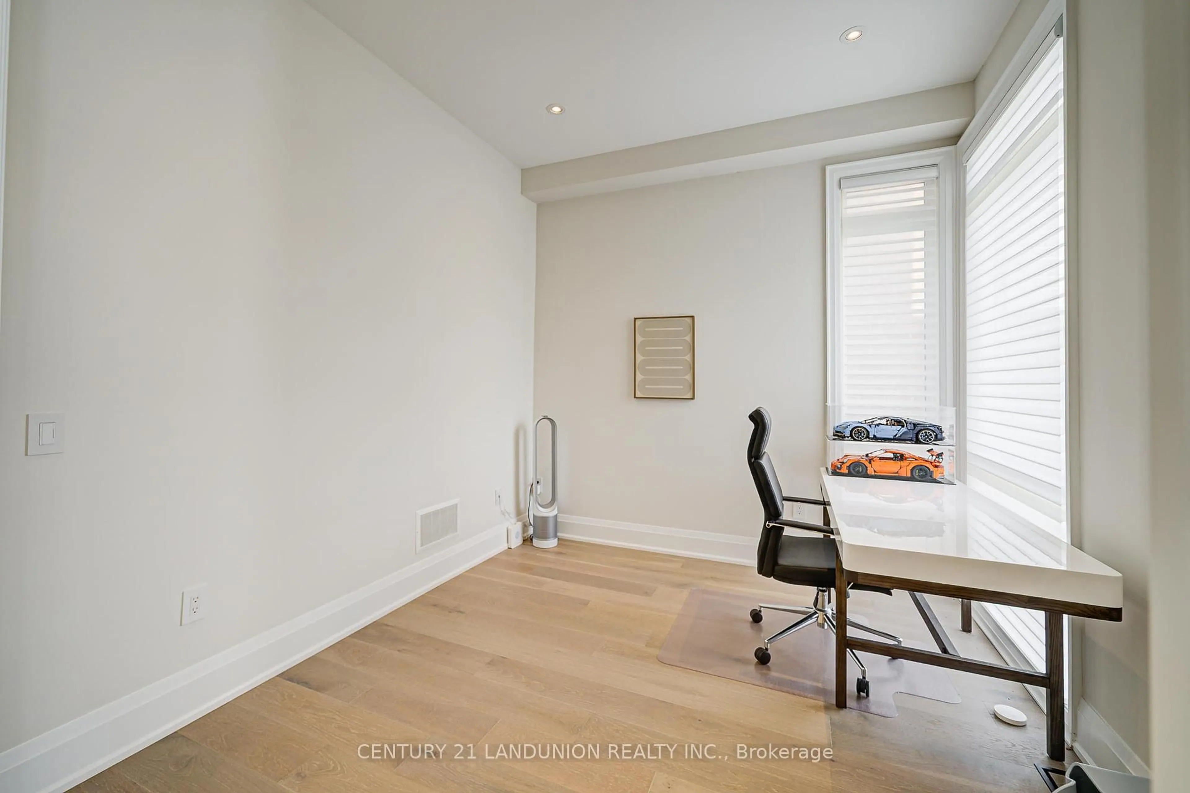A pic of a room for 181 Milky Way Dr, Richmond Hill Ontario L4C 5H3