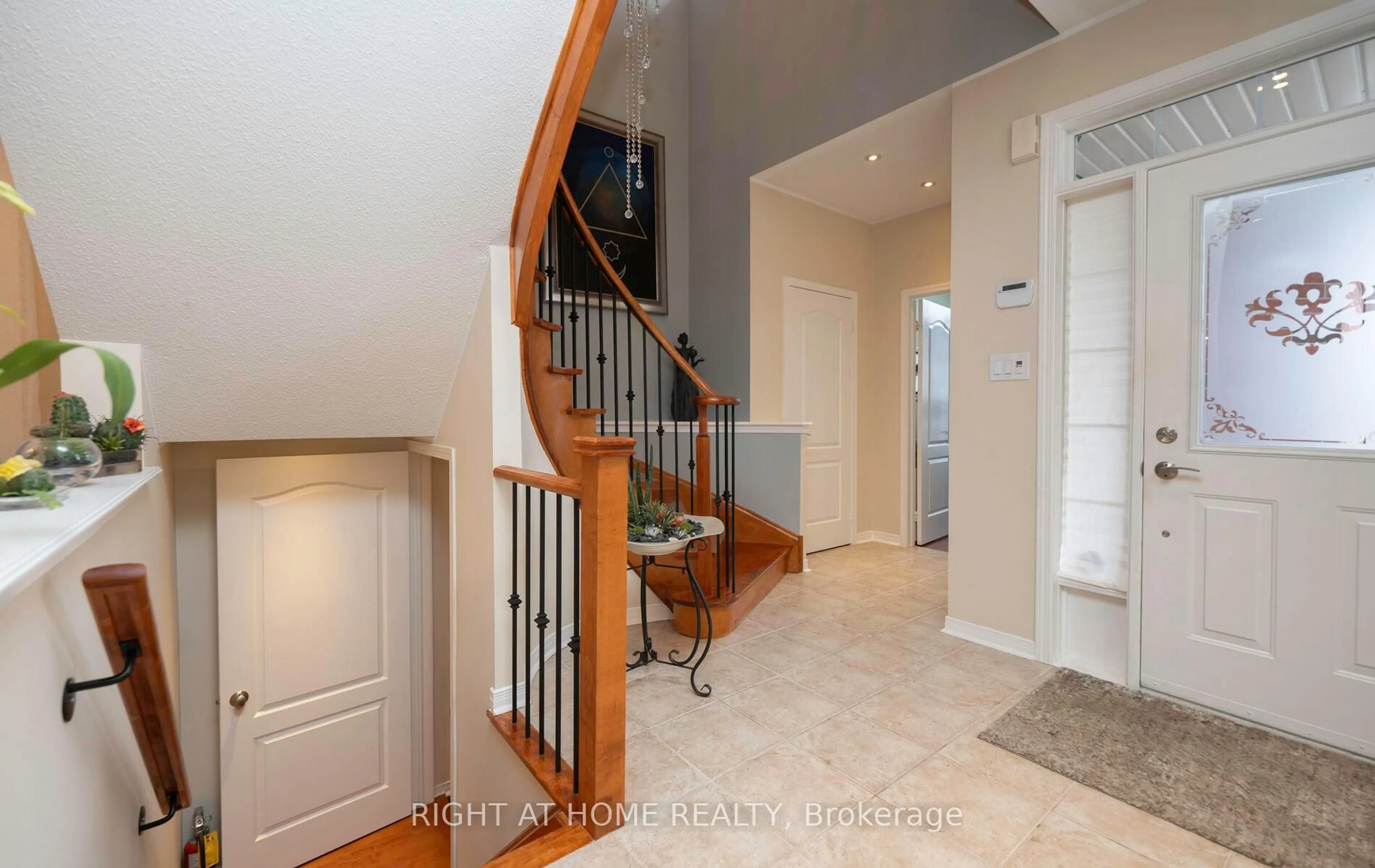 Indoor entryway for 84 Verdi Rd, Richmond Hill Ontario L4E 4P6