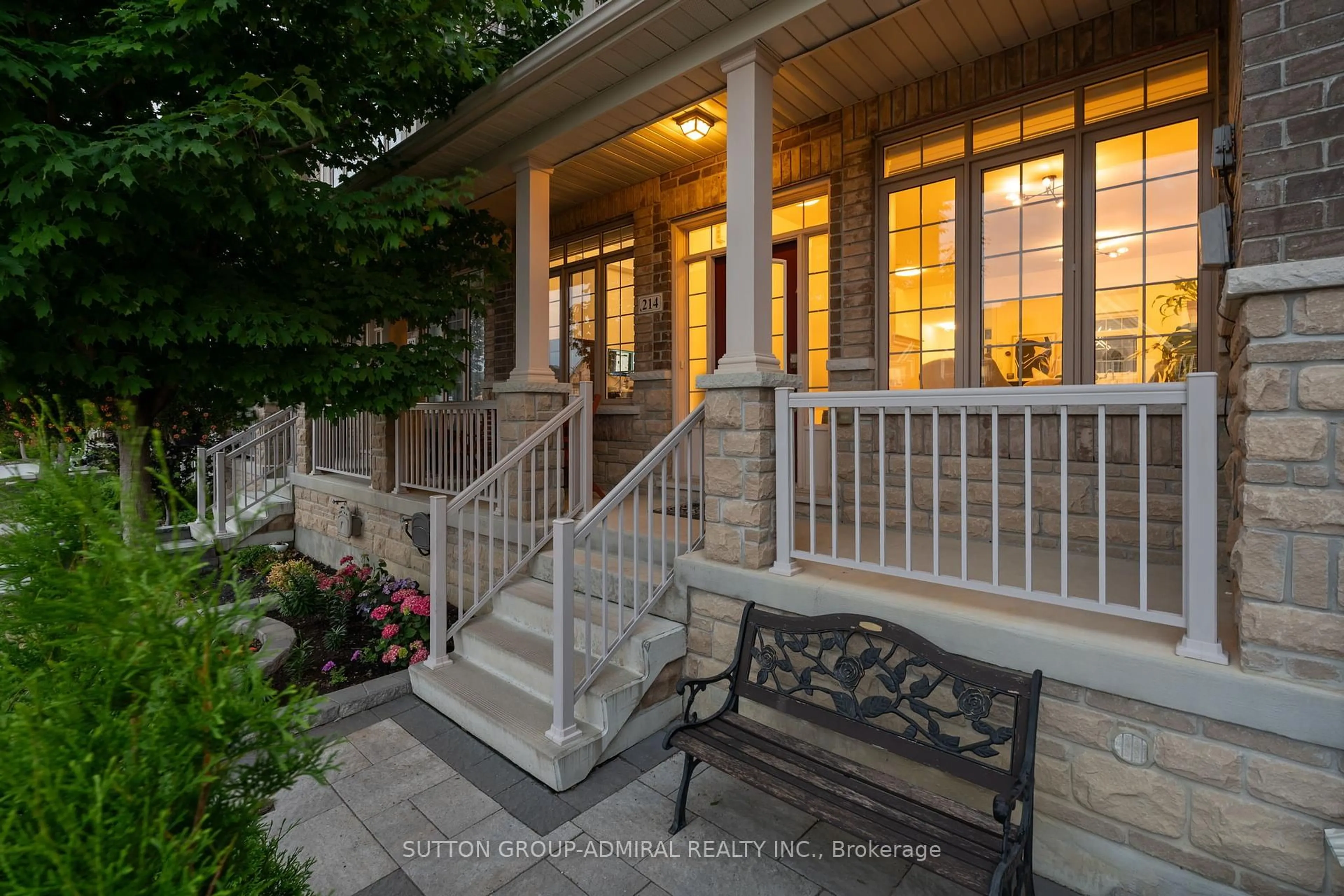 Patio, street for 214 East's Corners Blvd, Vaughan Ontario L4H 4H3