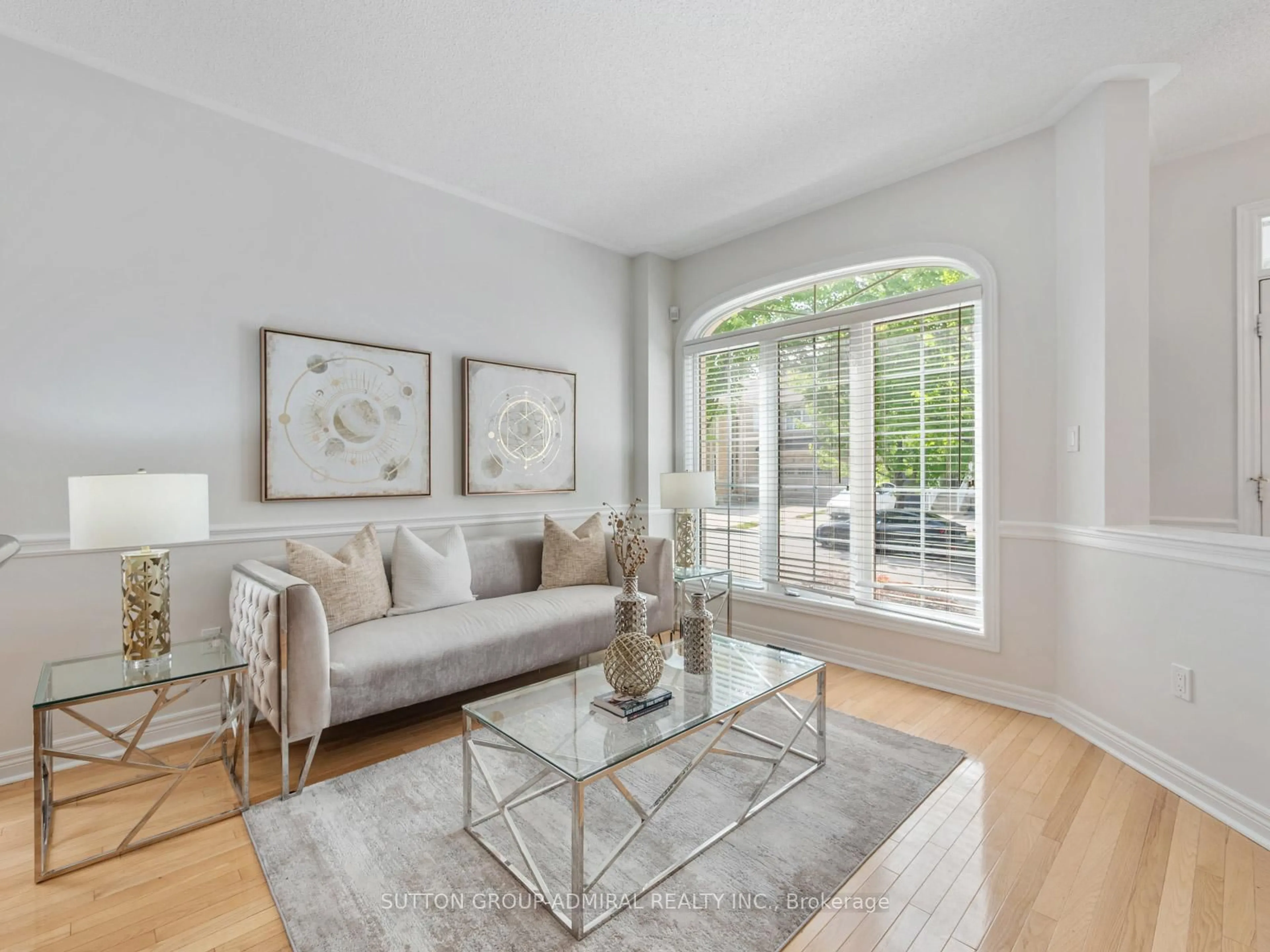 Living room with furniture, unknown for 4 Haywood Dr, Markham Ontario L6C 3C8