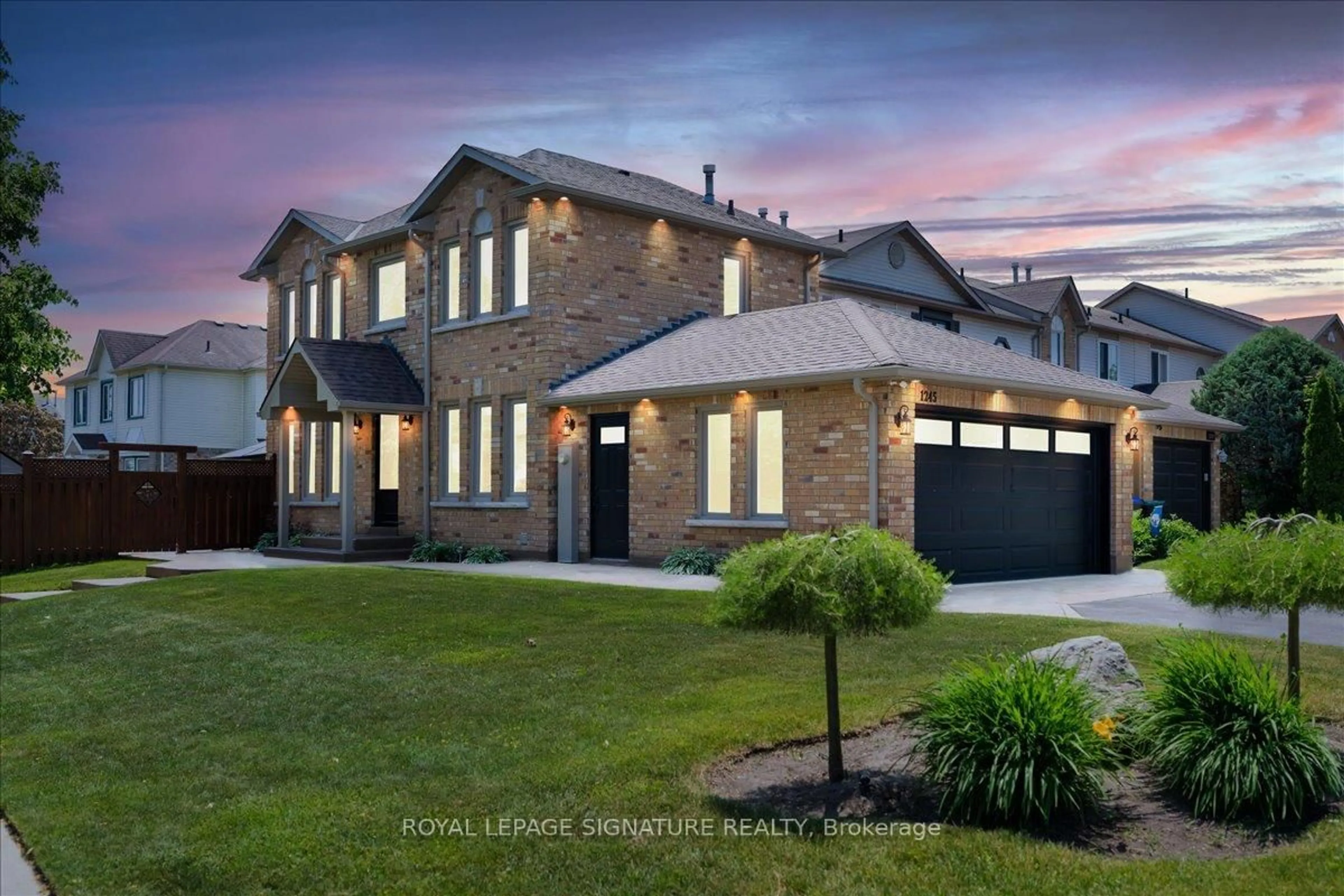 Home with brick exterior material, street for 1245 Huron Crt, Innisfil Ontario L9S 1X5