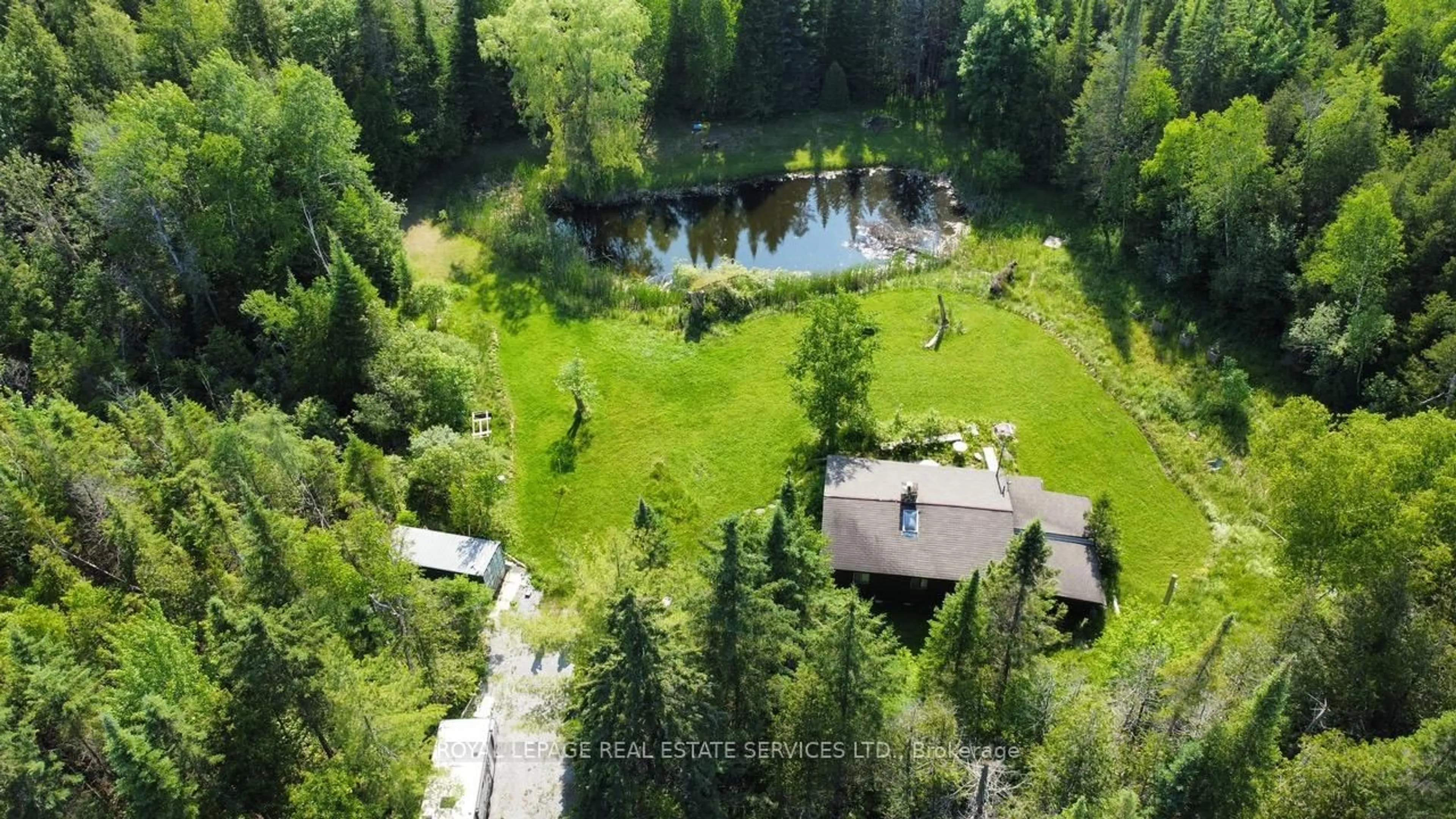 A pic from outside/outdoor area/front of a property/back of a property/a pic from drone, water/lake/river/ocean view for 9150 Concession Road 8 Rd, Uxbridge Ontario L9P 1R3