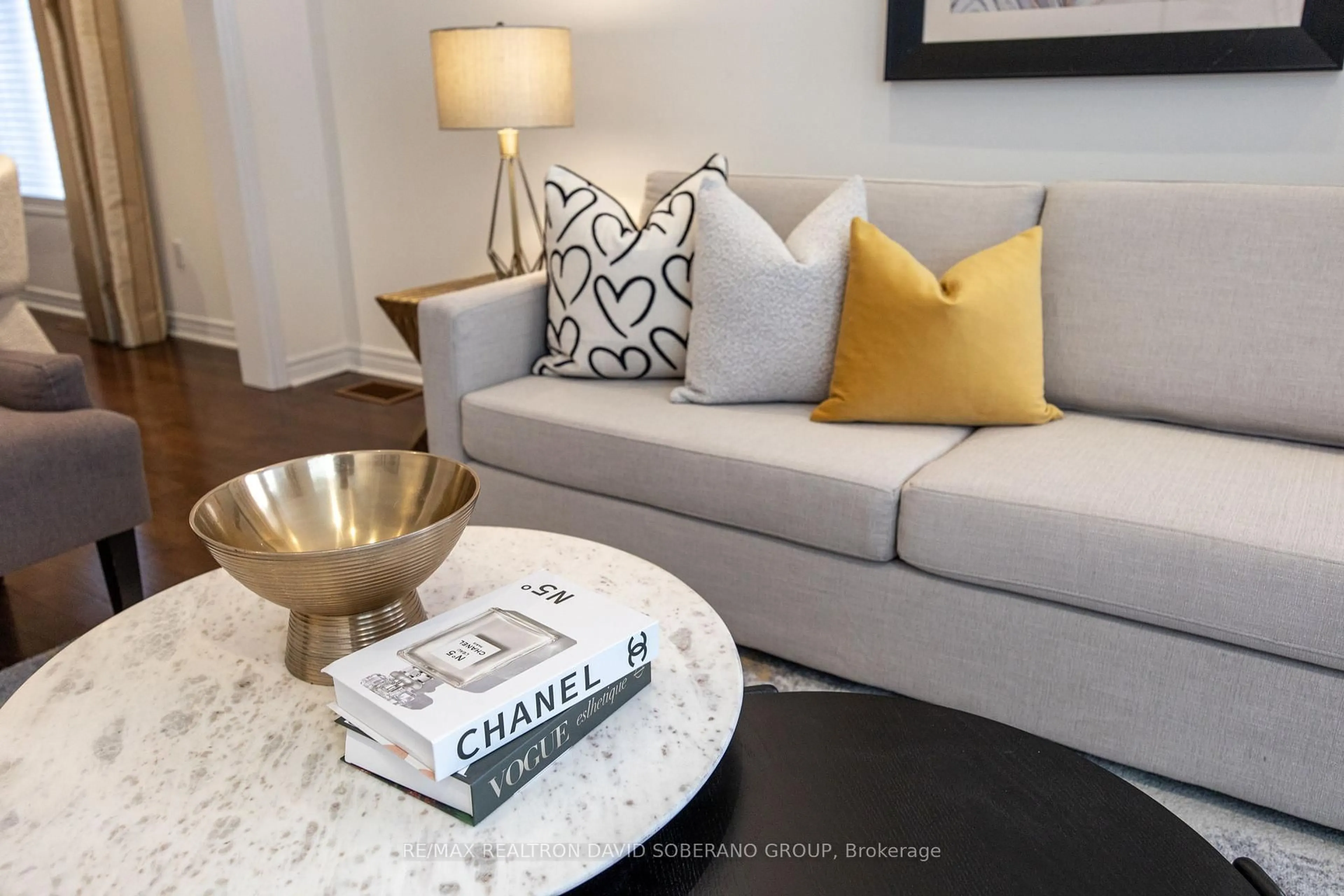 Living room with furniture, unknown for 26 Chopin Blvd, Vaughan Ontario L4J 8Y6