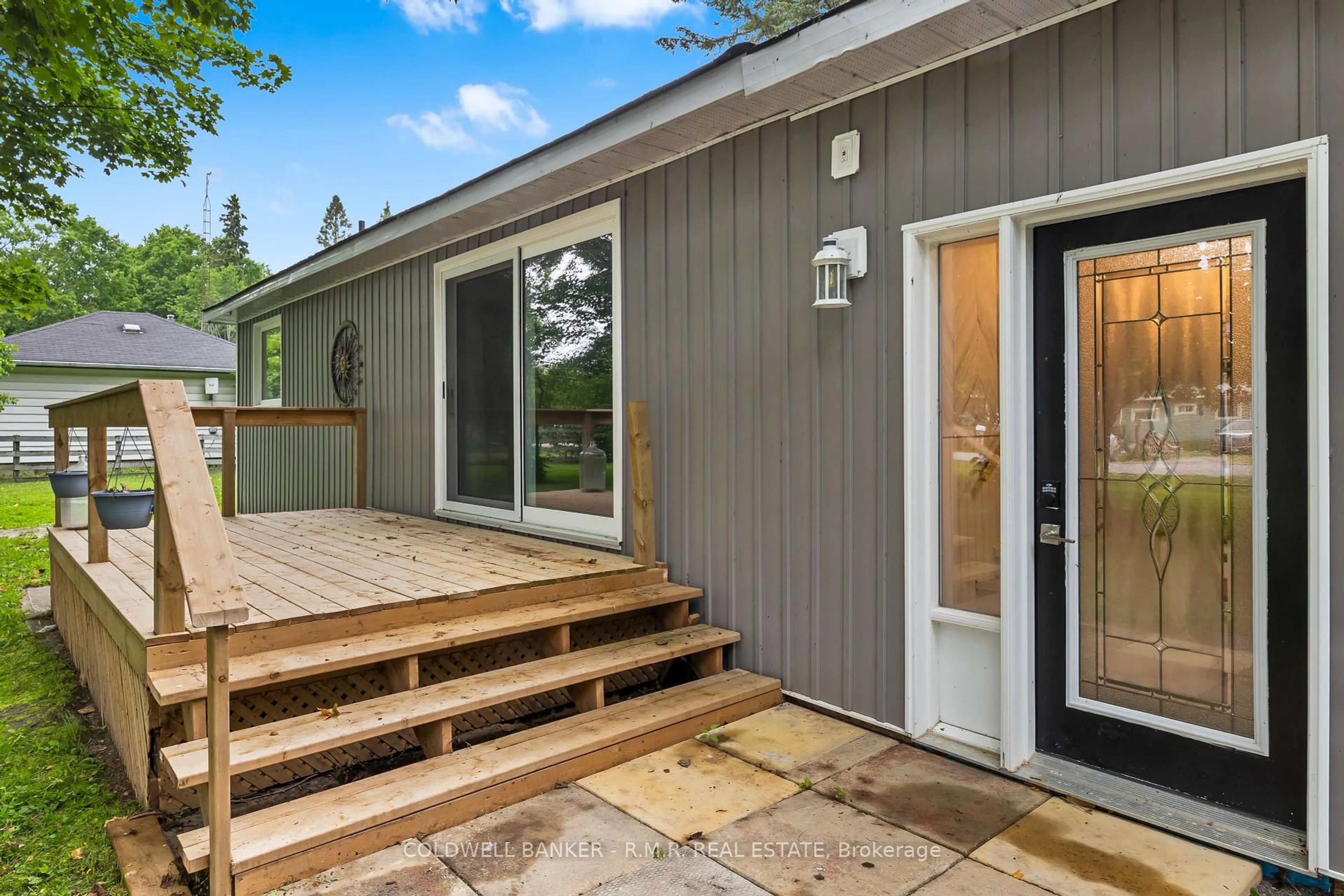 Home with vinyl exterior material, mountain view for 15 Hazel St, Brock Ontario L0K 1A0