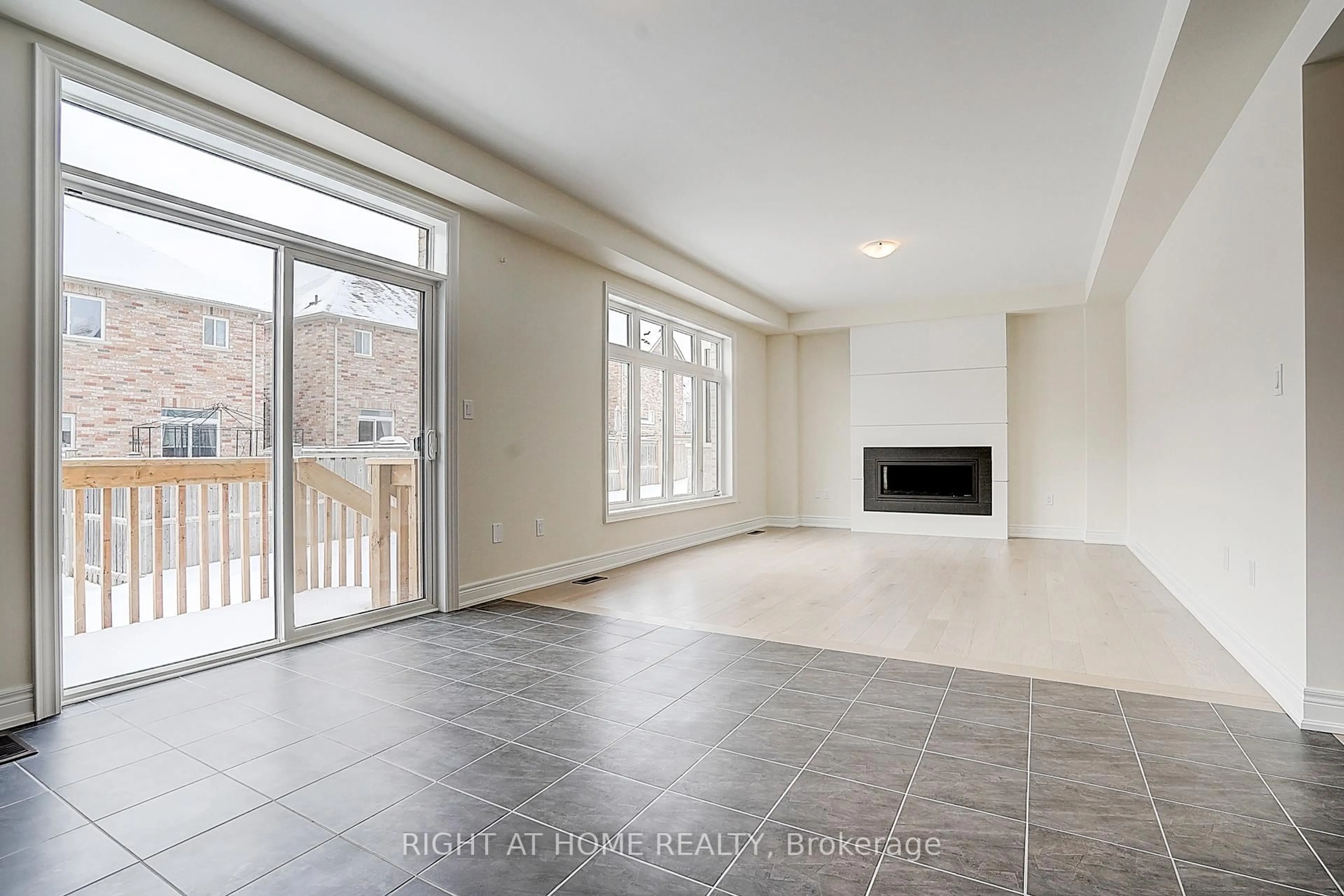 Unknown for 39 Bostock Dr, Georgina Ontario L4P 0S5