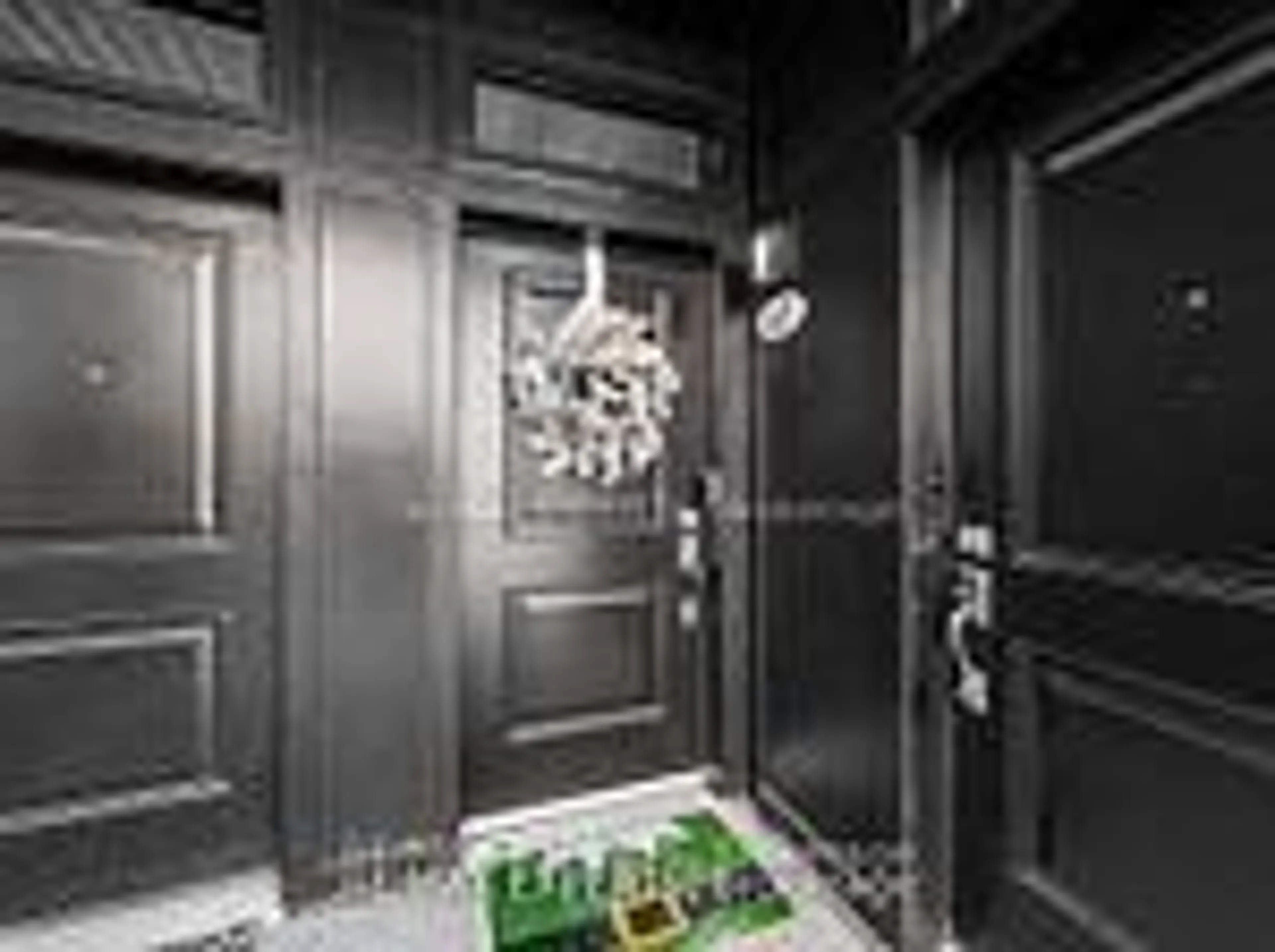 Indoor entryway for 8167 Kipling Ave #40, Vaughan Ontario L4L 0G4