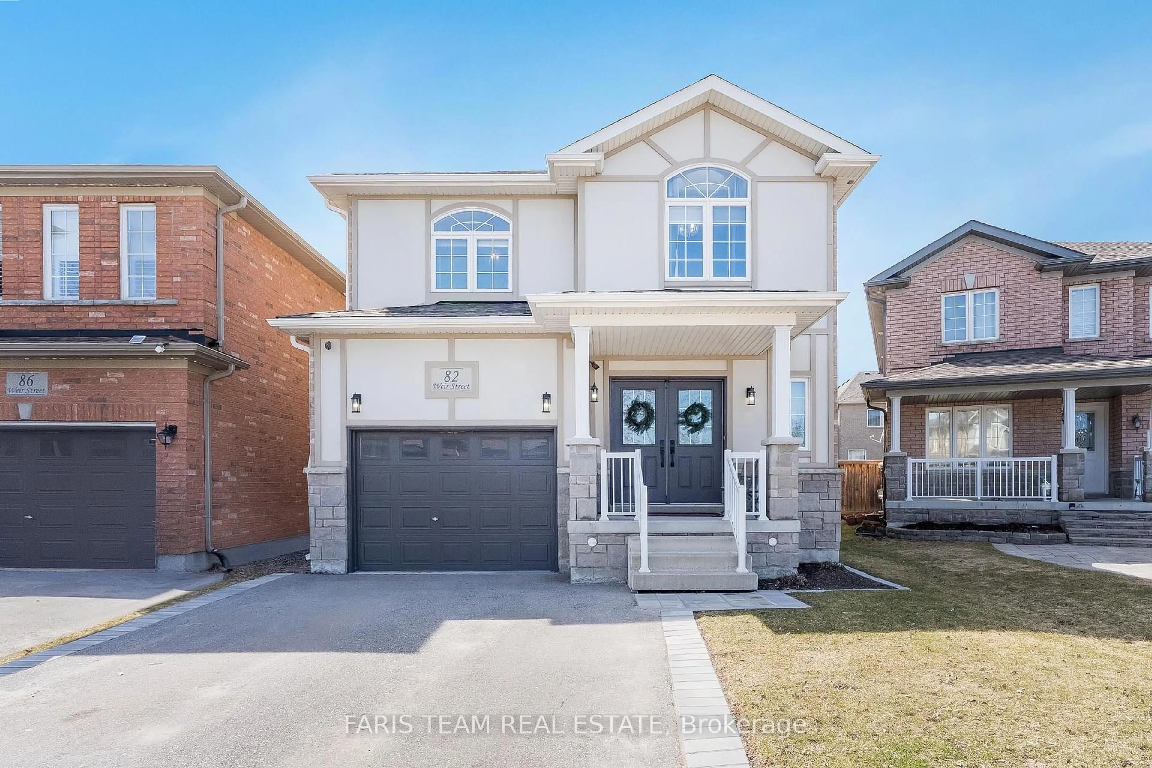 Home with brick exterior material, street for 82 Weir St, Bradford West Gwillimbury Ontario L3Z 0K6