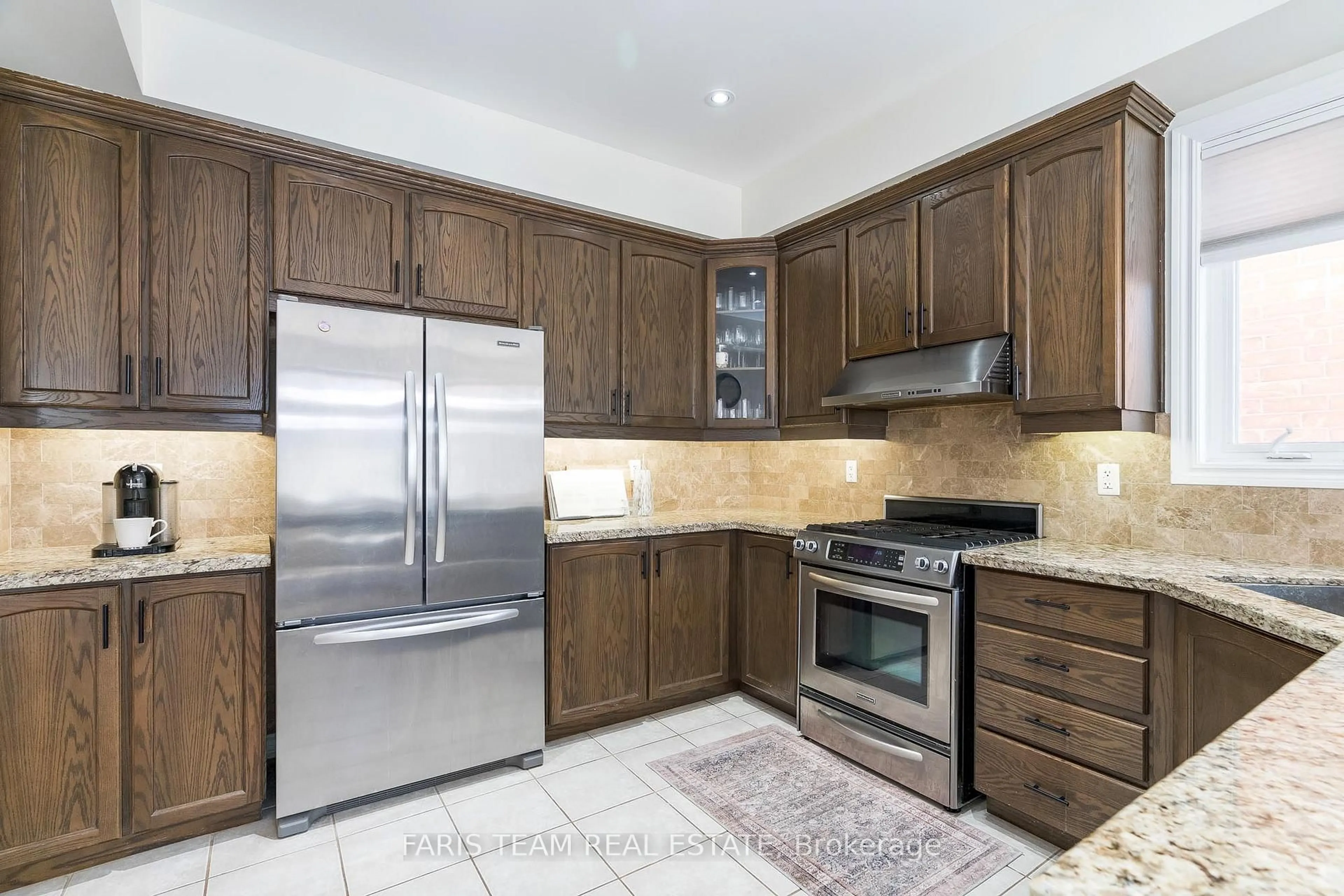 Unknown for 82 Weir St, Bradford West Gwillimbury Ontario L3Z 0K6