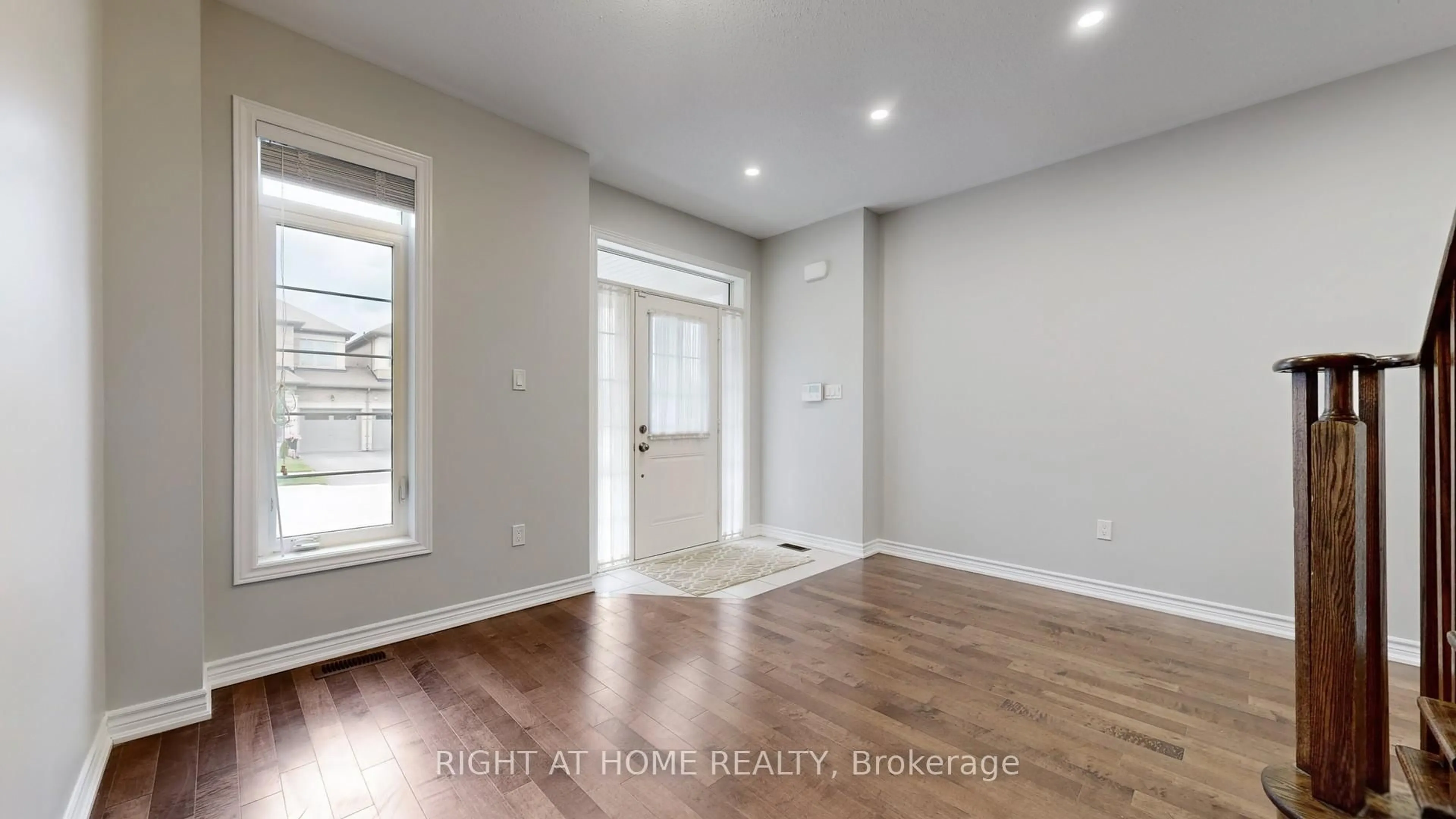 Unknown for 71 Mondial Cres, East Gwillimbury Ontario L9N 0S2