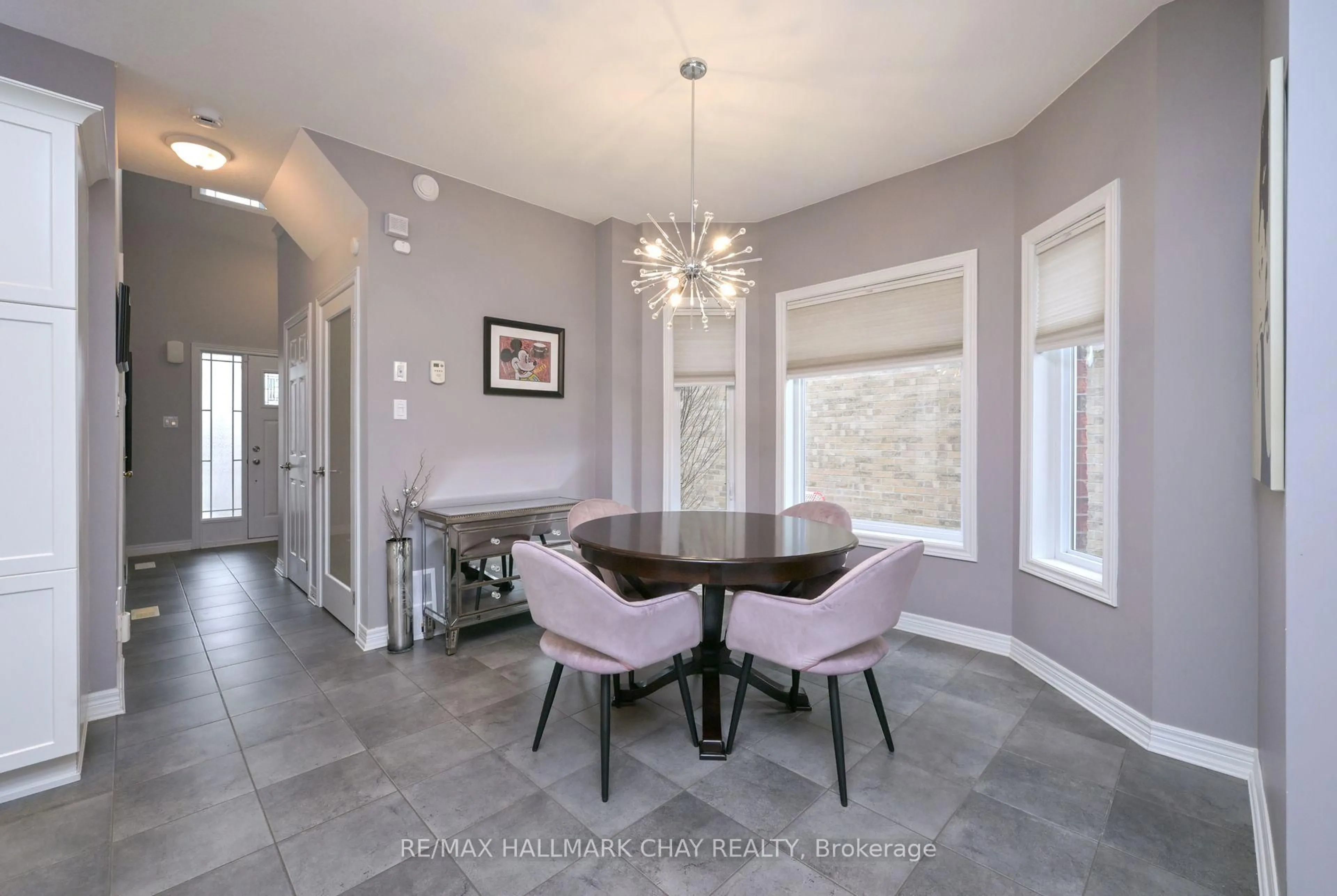 Dining room, ceramic/tile floor for 32 Burt Ave, New Tecumseth Ontario L9R 0G8