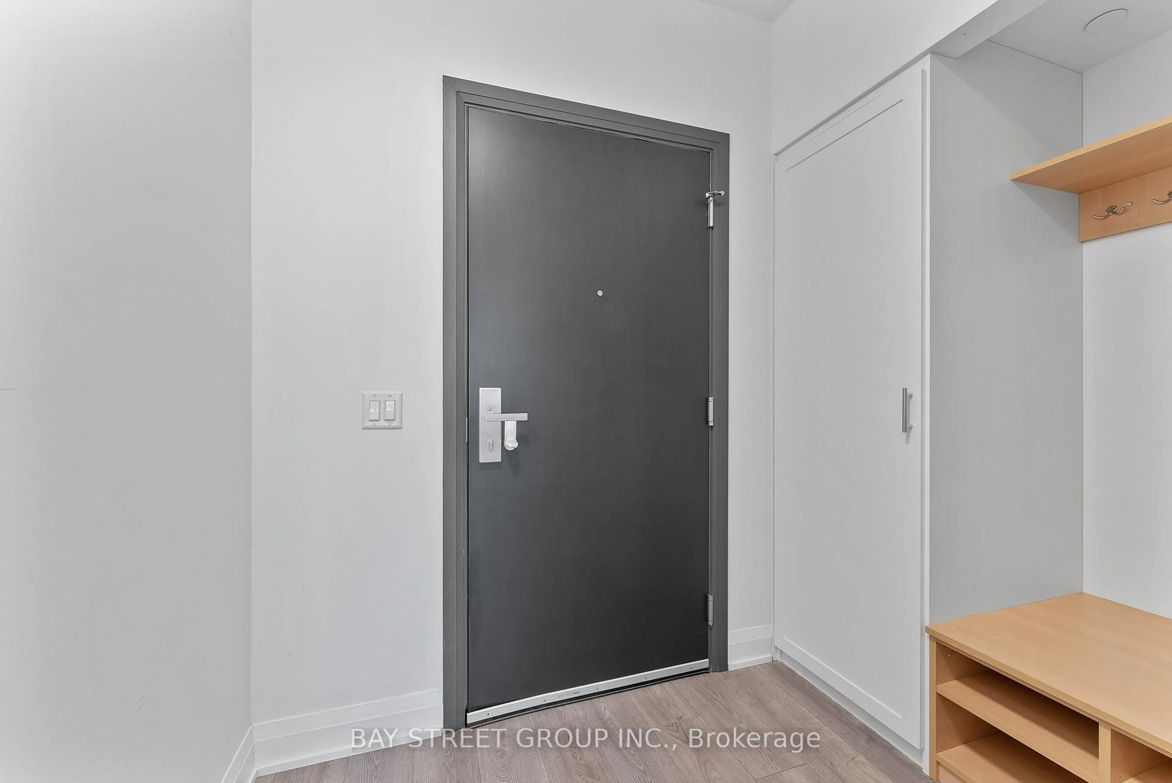 Indoor foyer for 8 Water Walk Dr #3206, Markham Ontario L3R 6L4