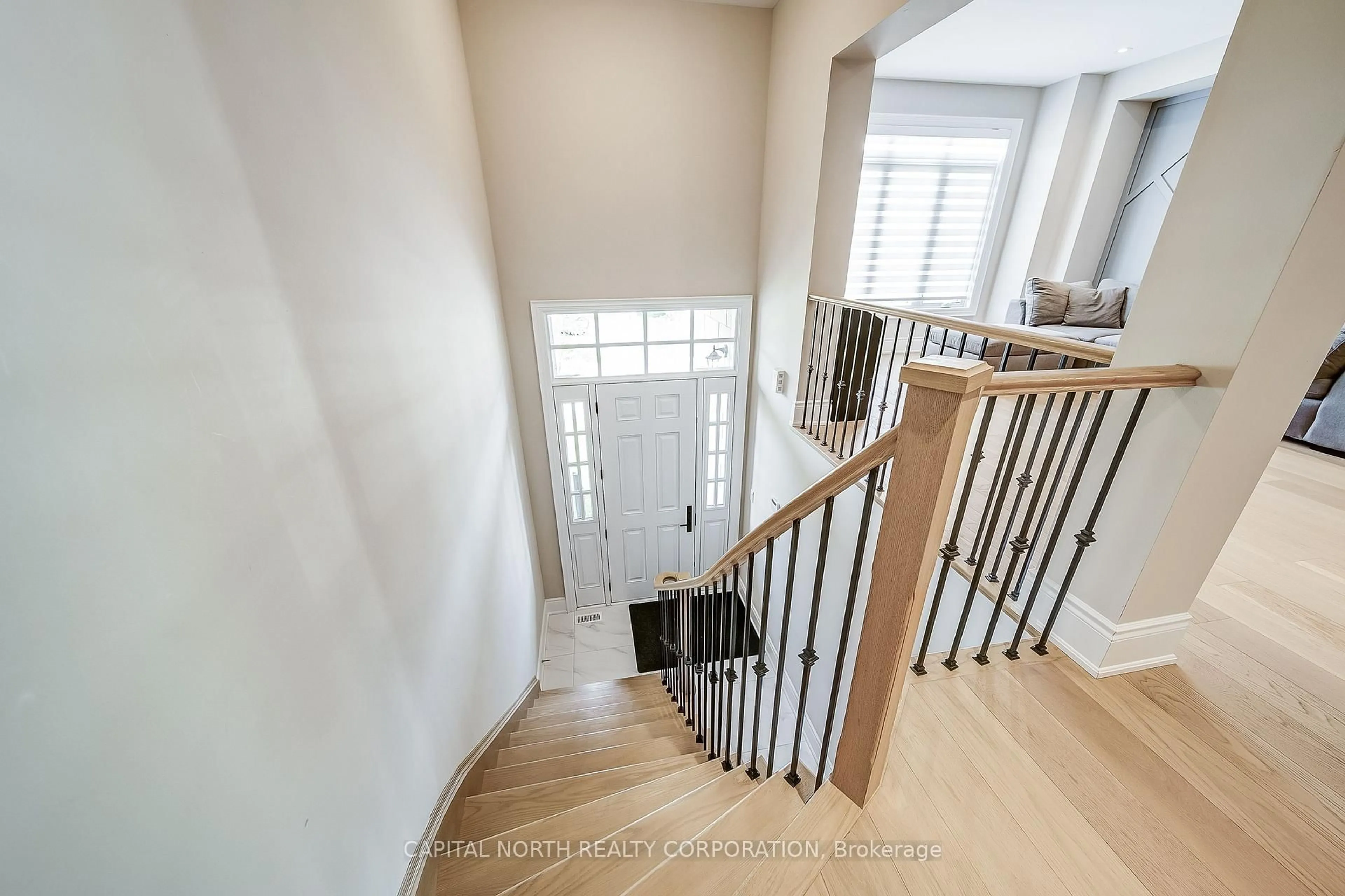 Stairs for 126 Stokes Dr, King Ontario L7B 0P8