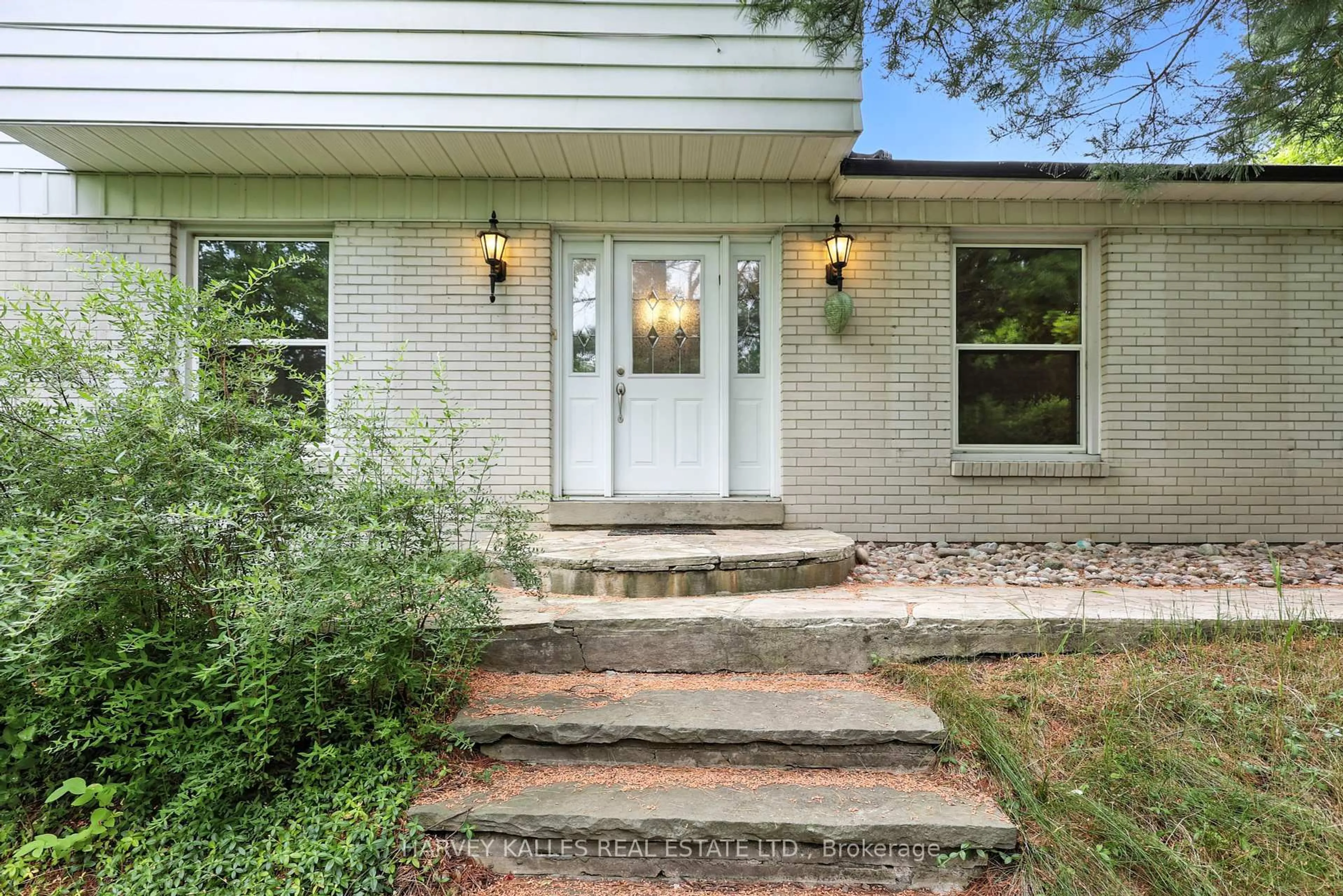 Home with brick exterior material, street for 62 Aberfeldy Cres, Markham Ontario L3T 4C4