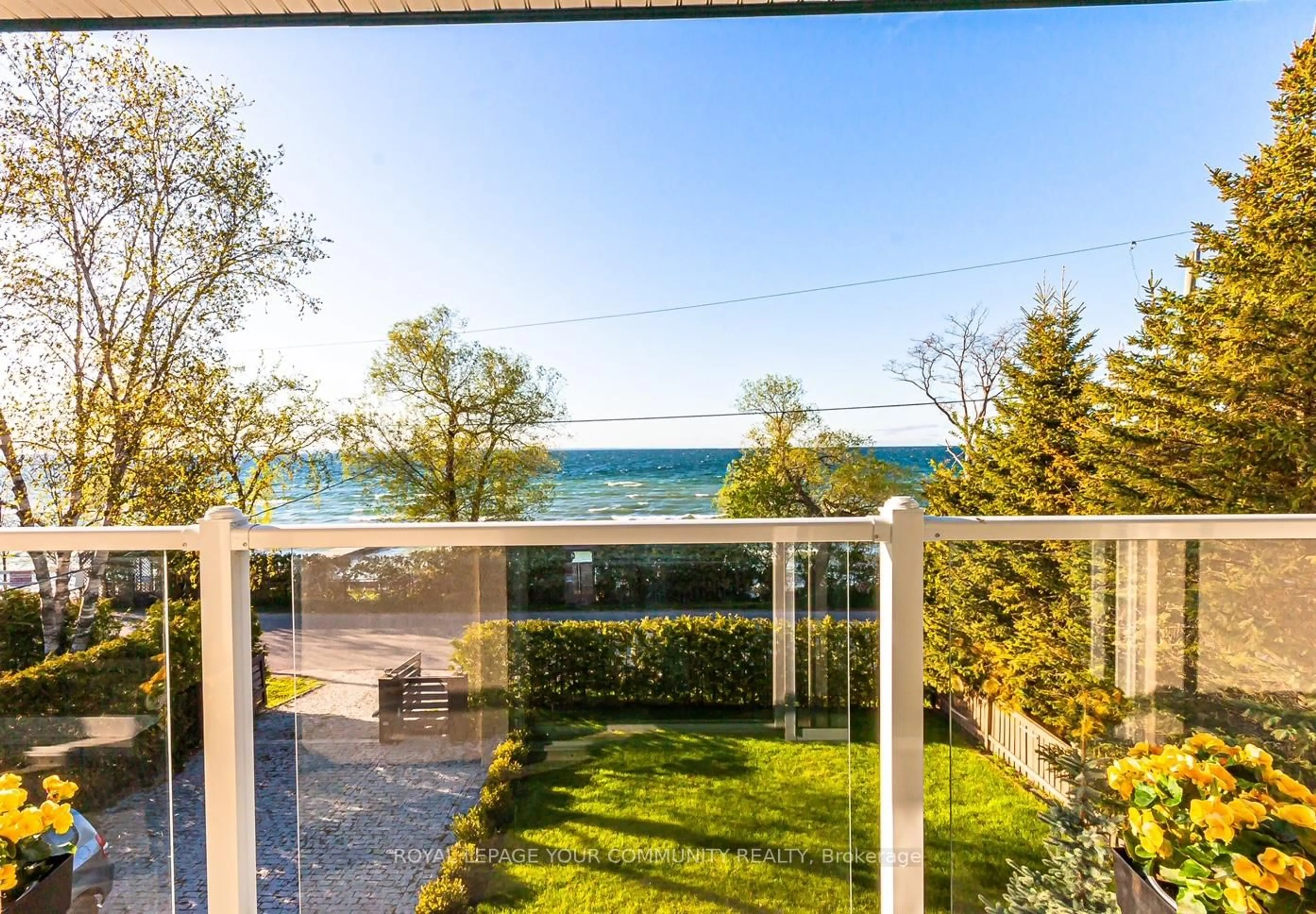 Balcony in the apartment, water/lake/river/ocean view for 813 Lake Dr, Georgina Ontario L0E 1L0