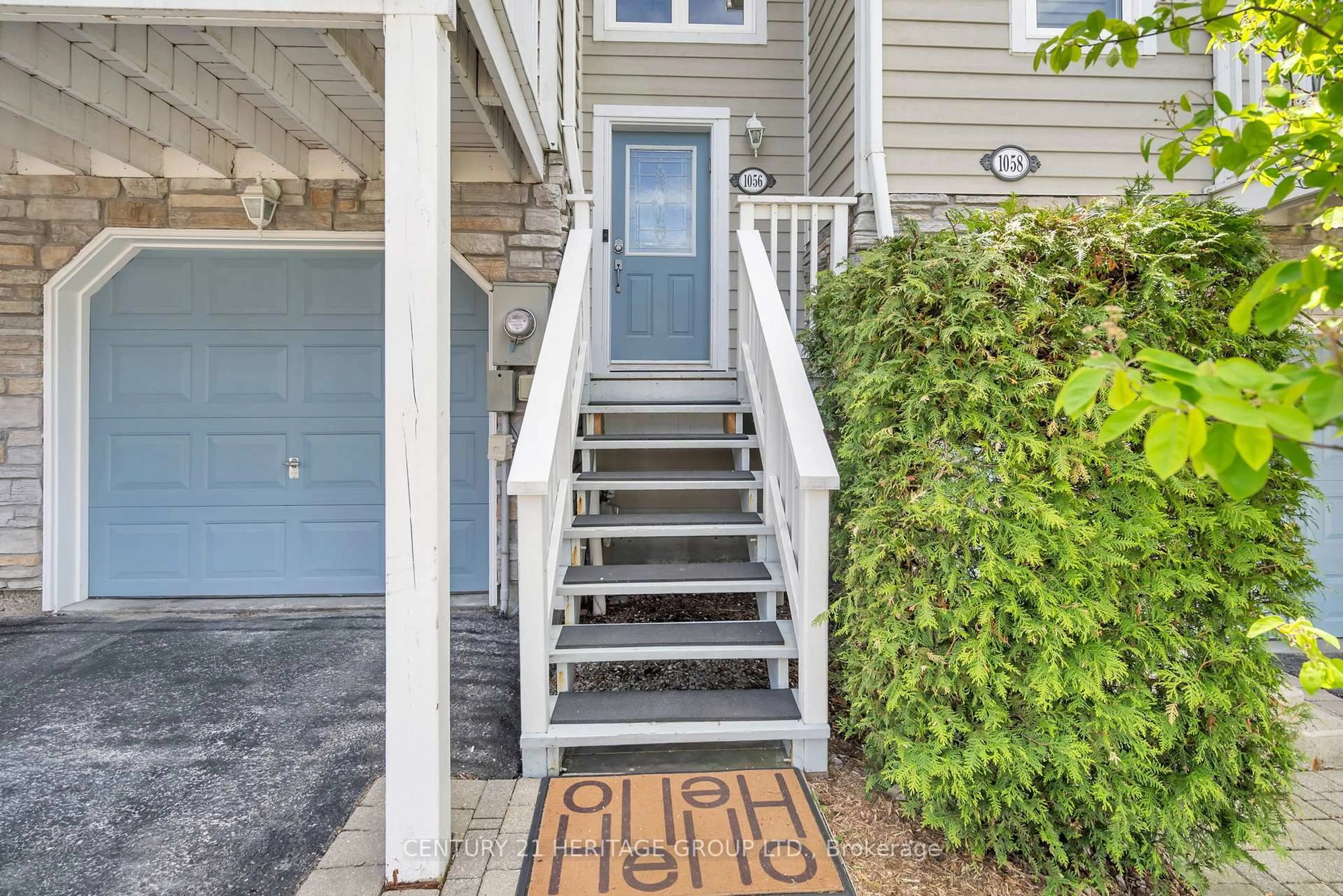 Unknown for 1056 On Bogart Circ, Newmarket Ontario L3Y 8T4