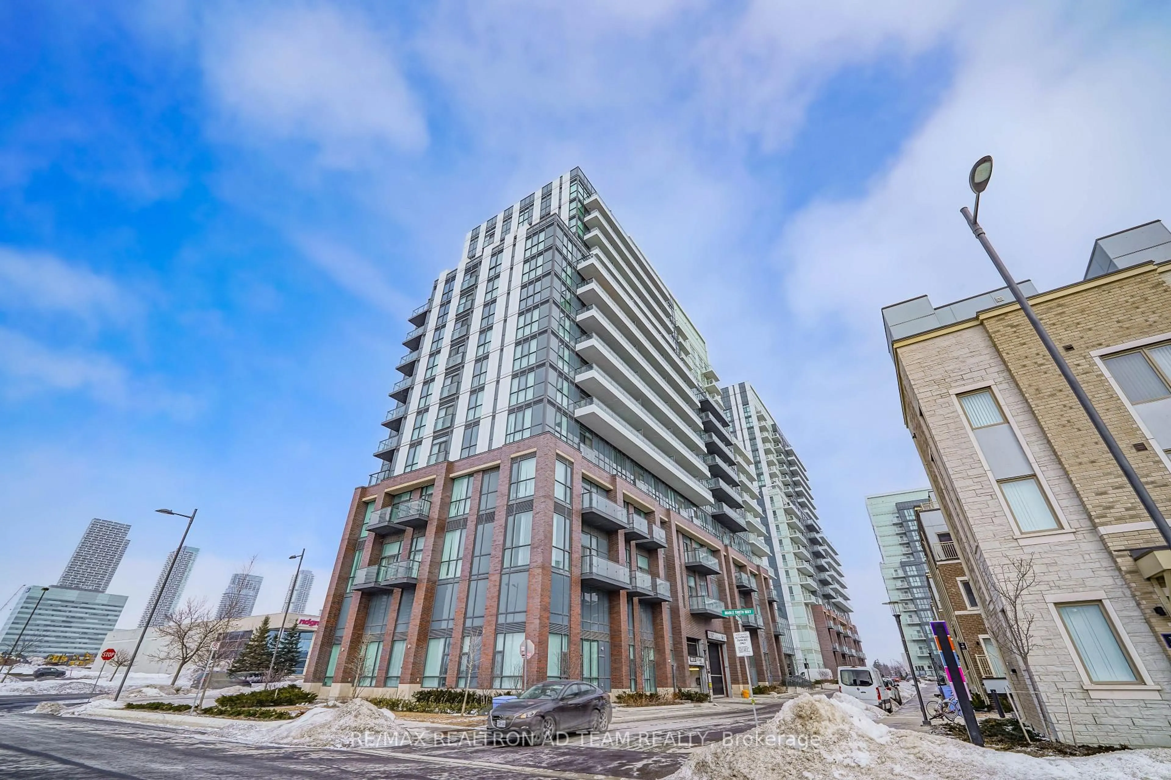 Unknown for 10 Honeycrisp Cres #717, Vaughan Ontario L4K 0M7