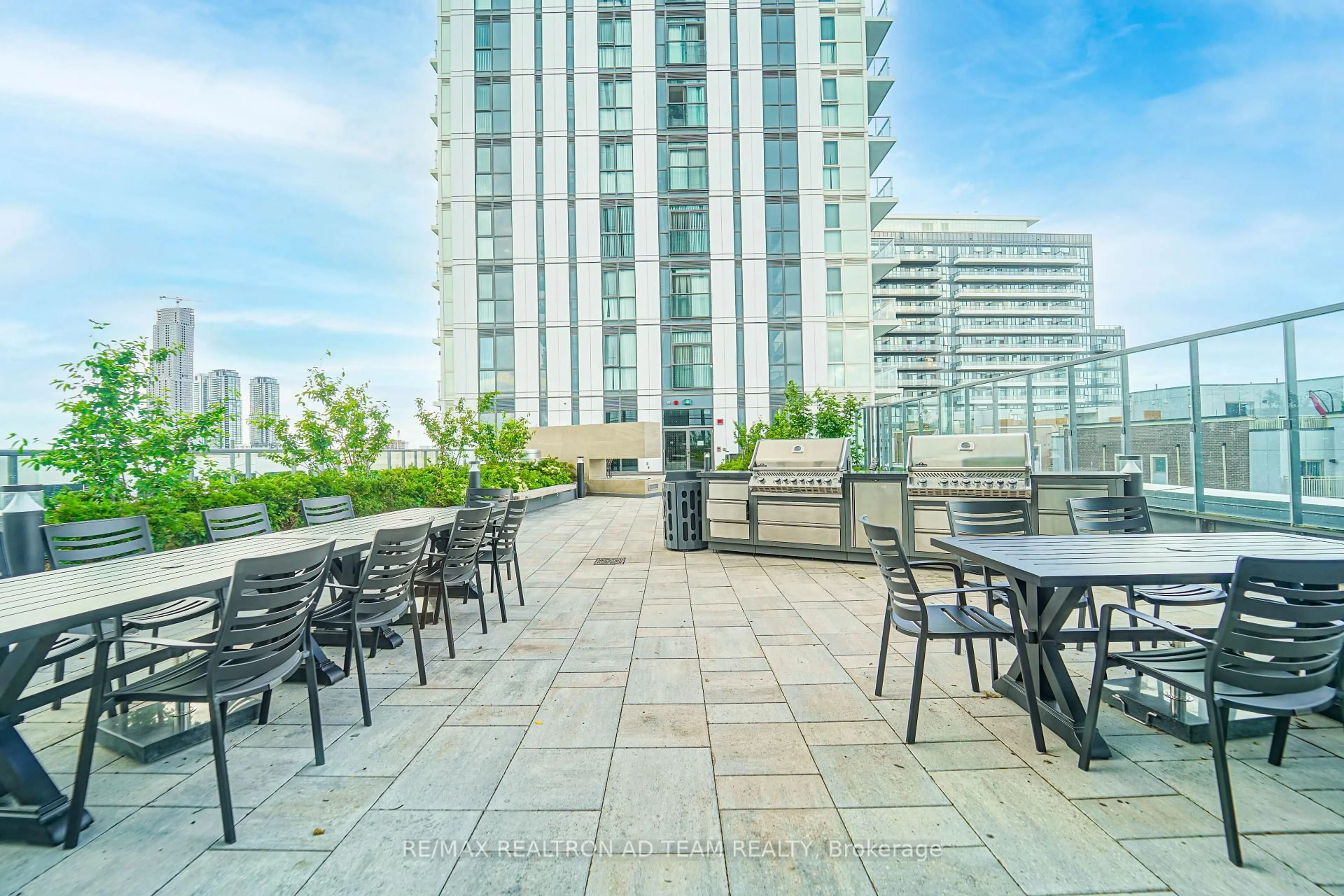 Patio, unknown for 10 Honeycrisp Cres #717, Vaughan Ontario L4K 0M7
