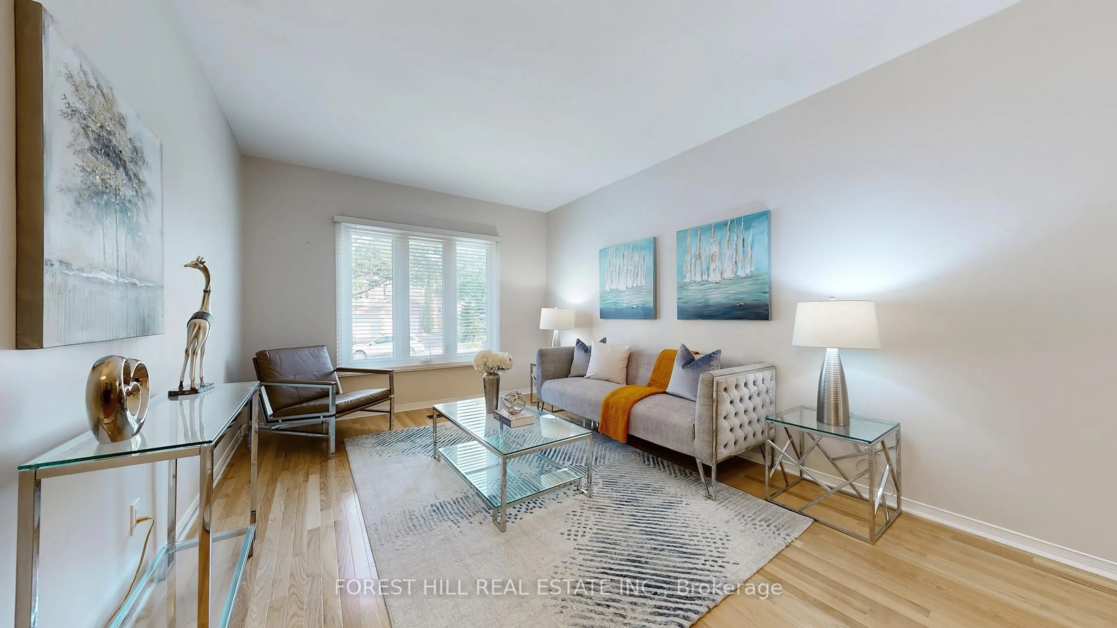 Living room with furniture, wood/laminate floor for 198 Thornway Ave, Vaughan Ontario L4J 7Z2