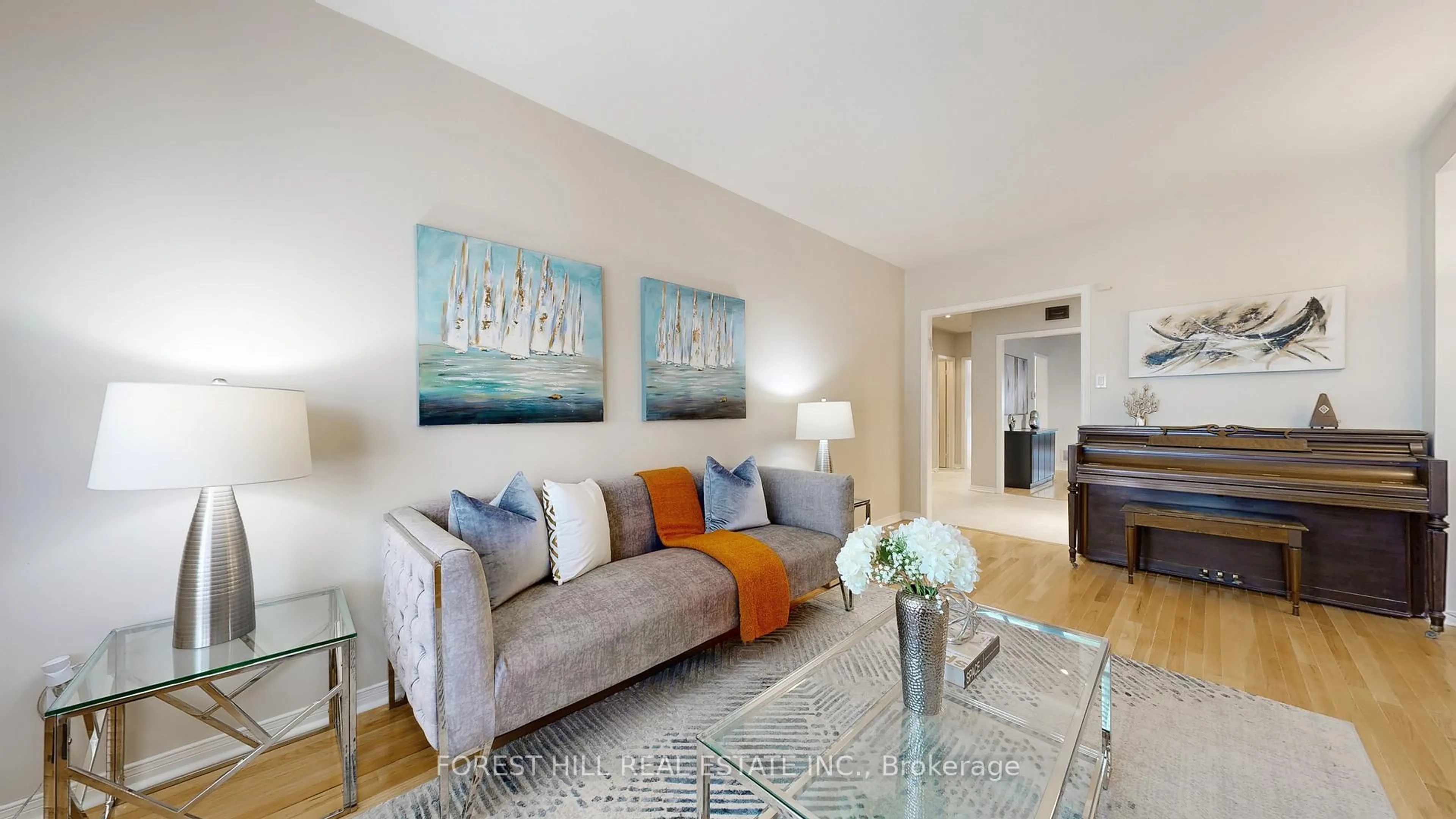 Living room with furniture, unknown for 198 Thornway Ave, Vaughan Ontario L4J 7Z2