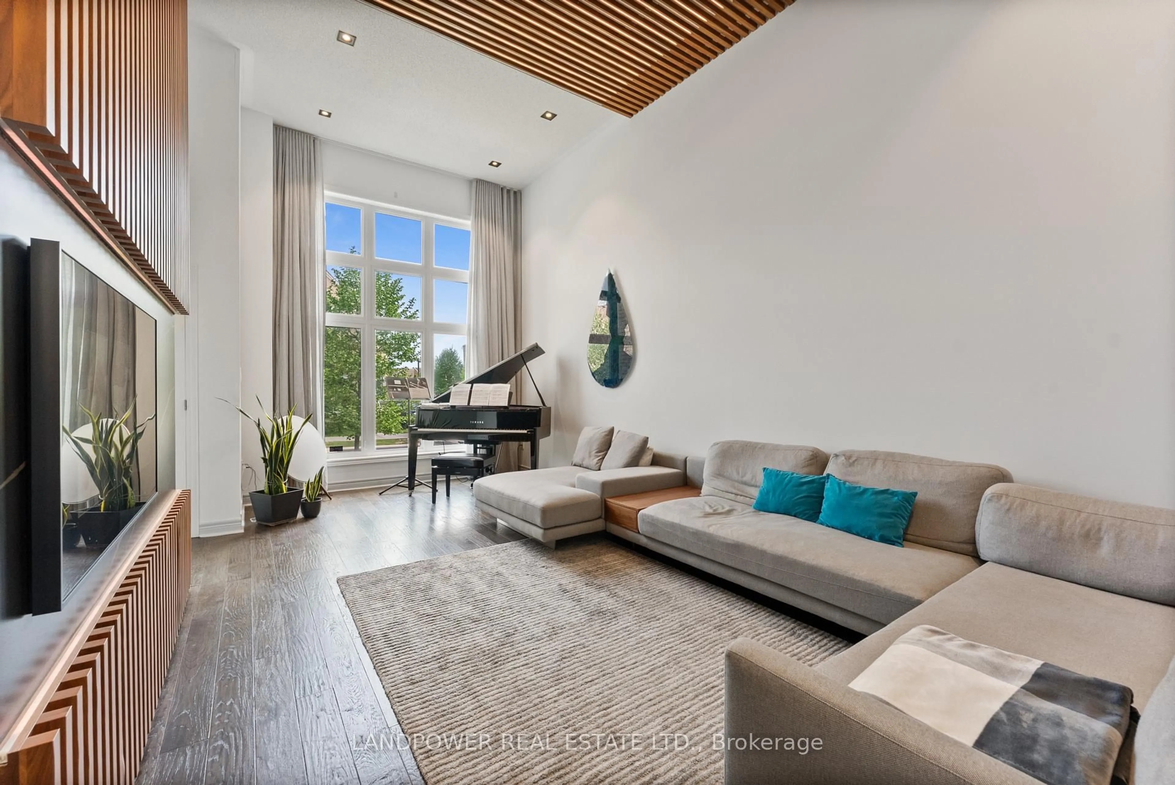 Living room with furniture, unknown for 4 Maytime Way, Markham Ontario L6C 0N5