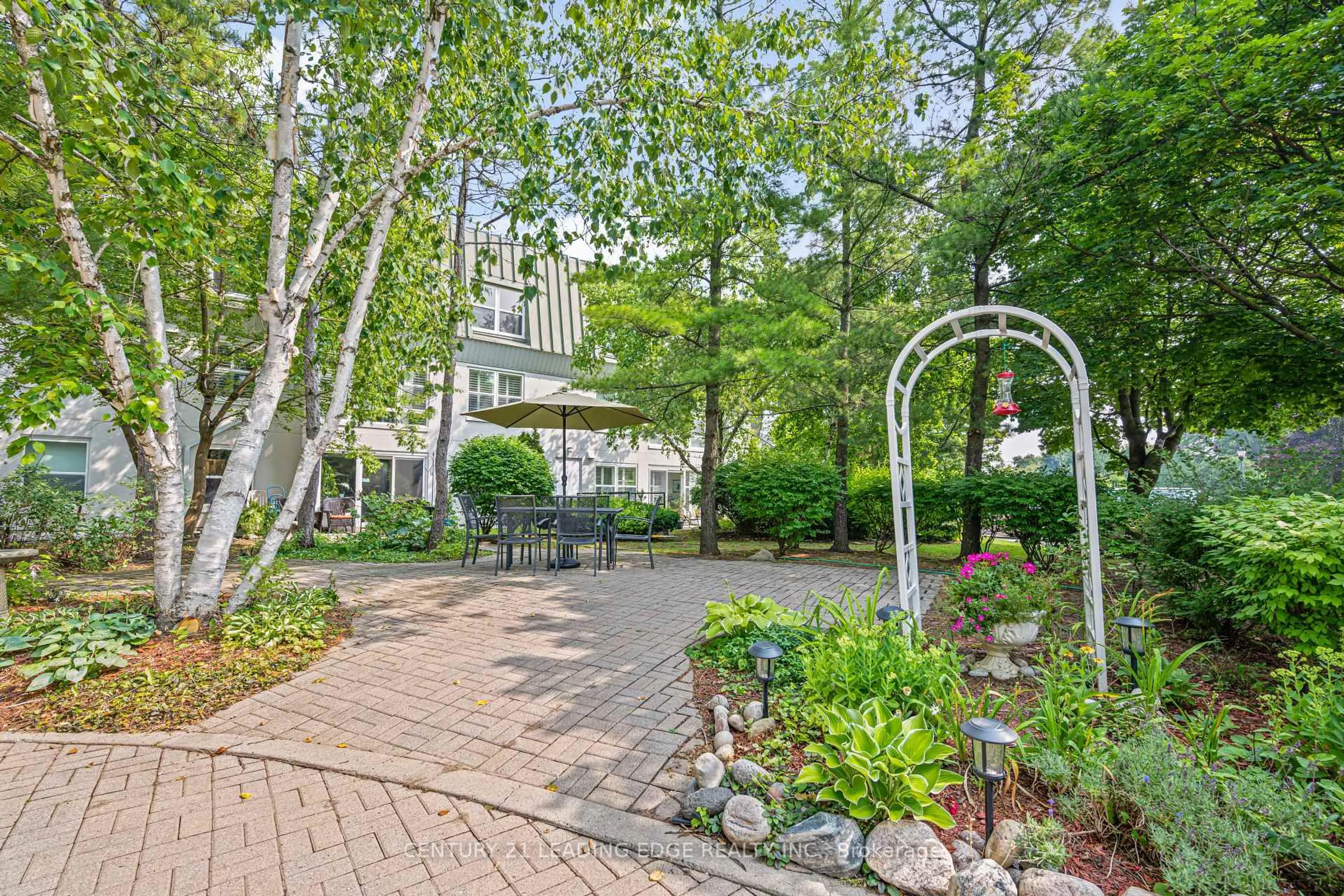 Patio, street for 100 Anna Russell Way #120, Markham Ontario L3R 6C7