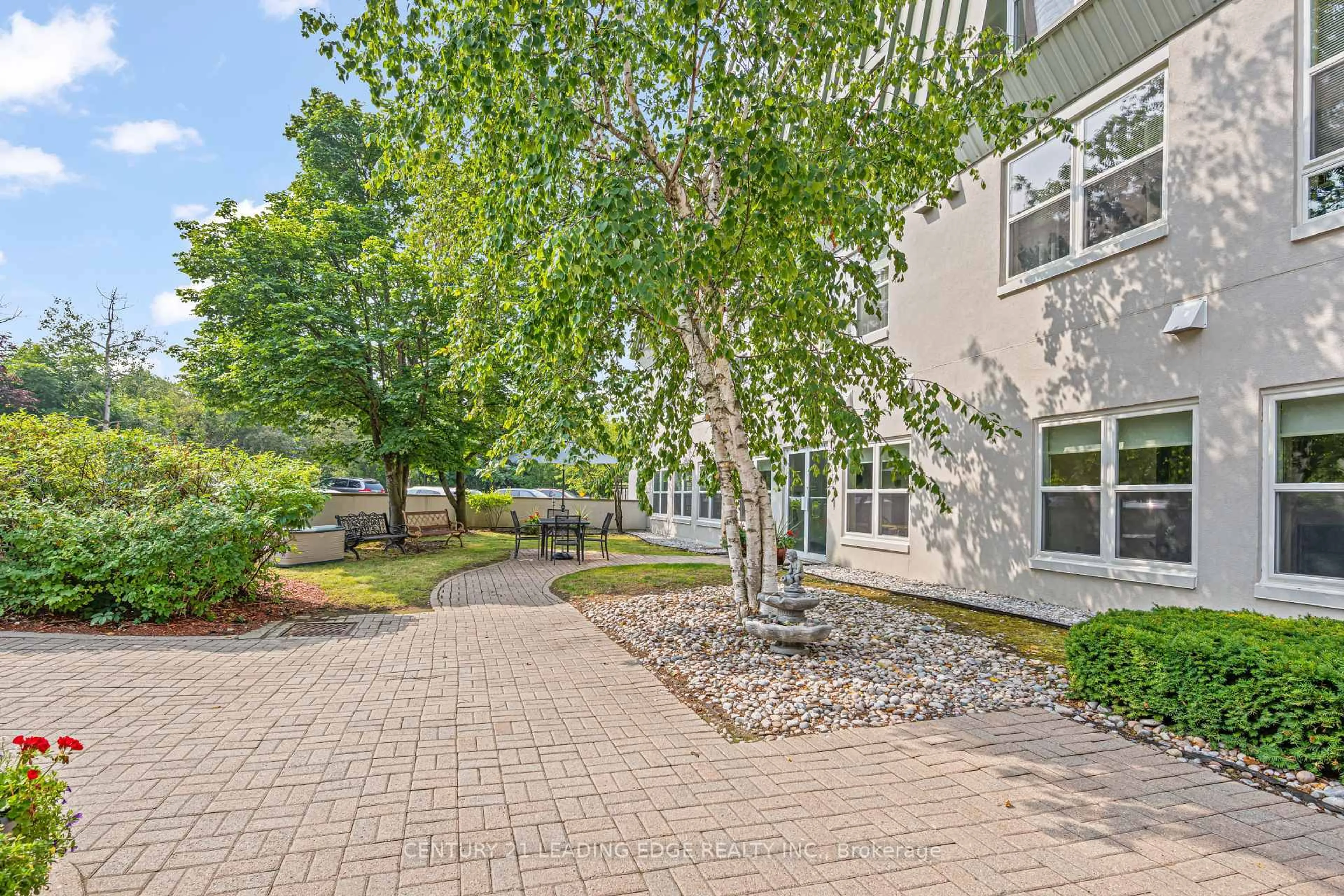 Patio, street for 100 Anna Russell Way #120, Markham Ontario L3R 6C7