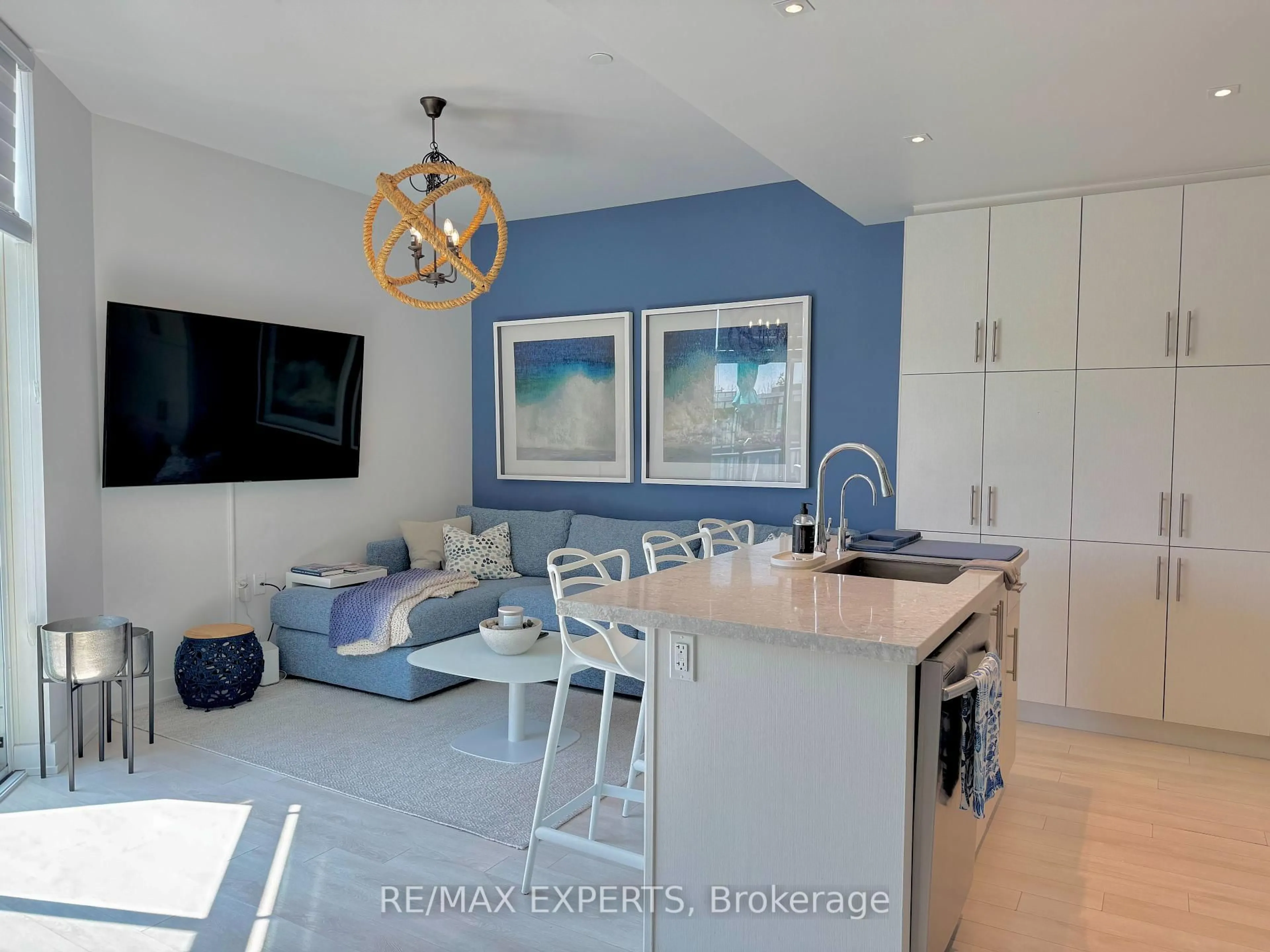 Open concept kitchen, ceramic/tile floor for 375 SEA RAY AVE Ave, Innisfil Ontario L9S 0N9
