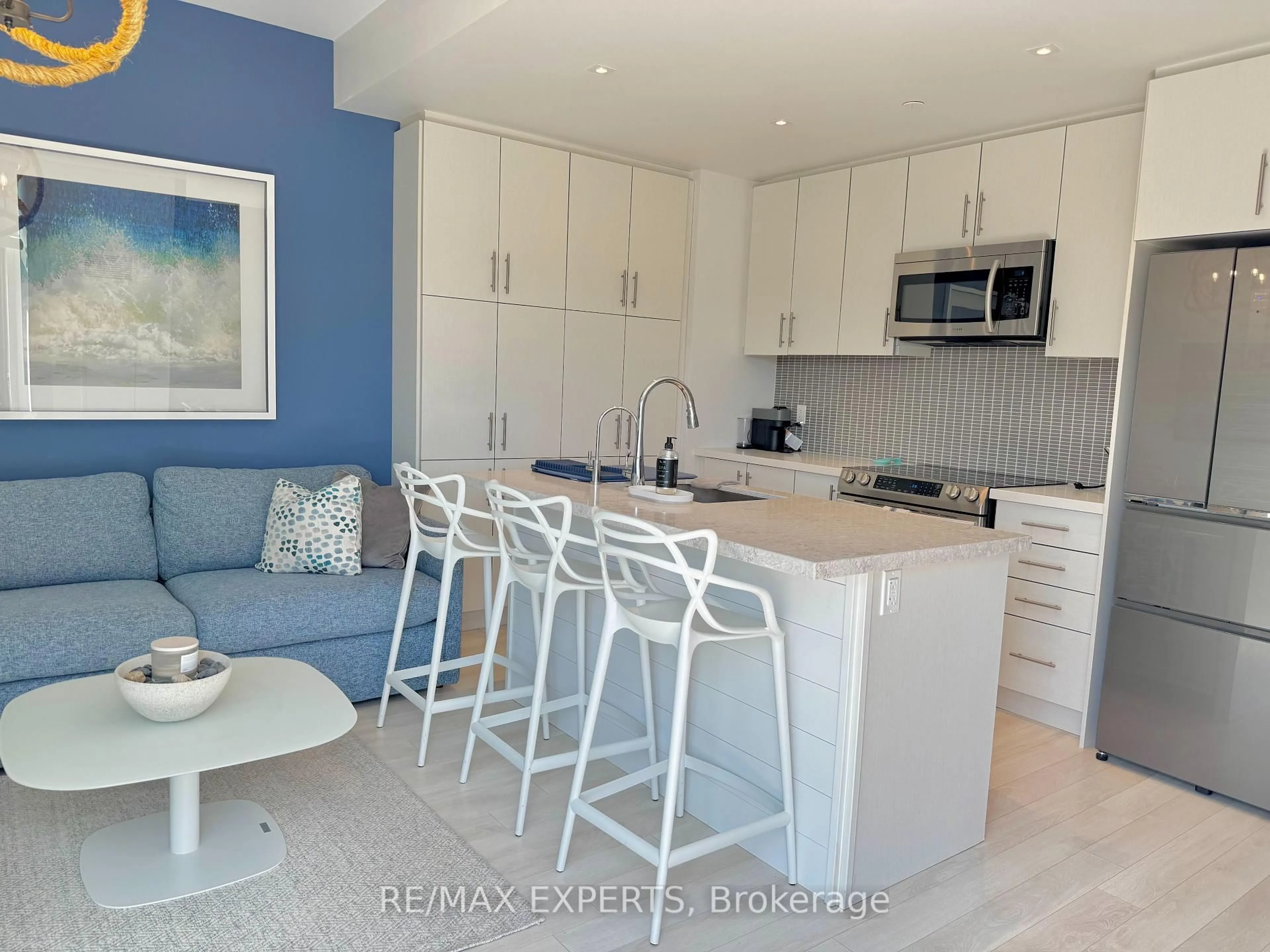 Open concept kitchen, ceramic/tile floor for 375 SEA RAY AVE Ave, Innisfil Ontario L9S 0N9
