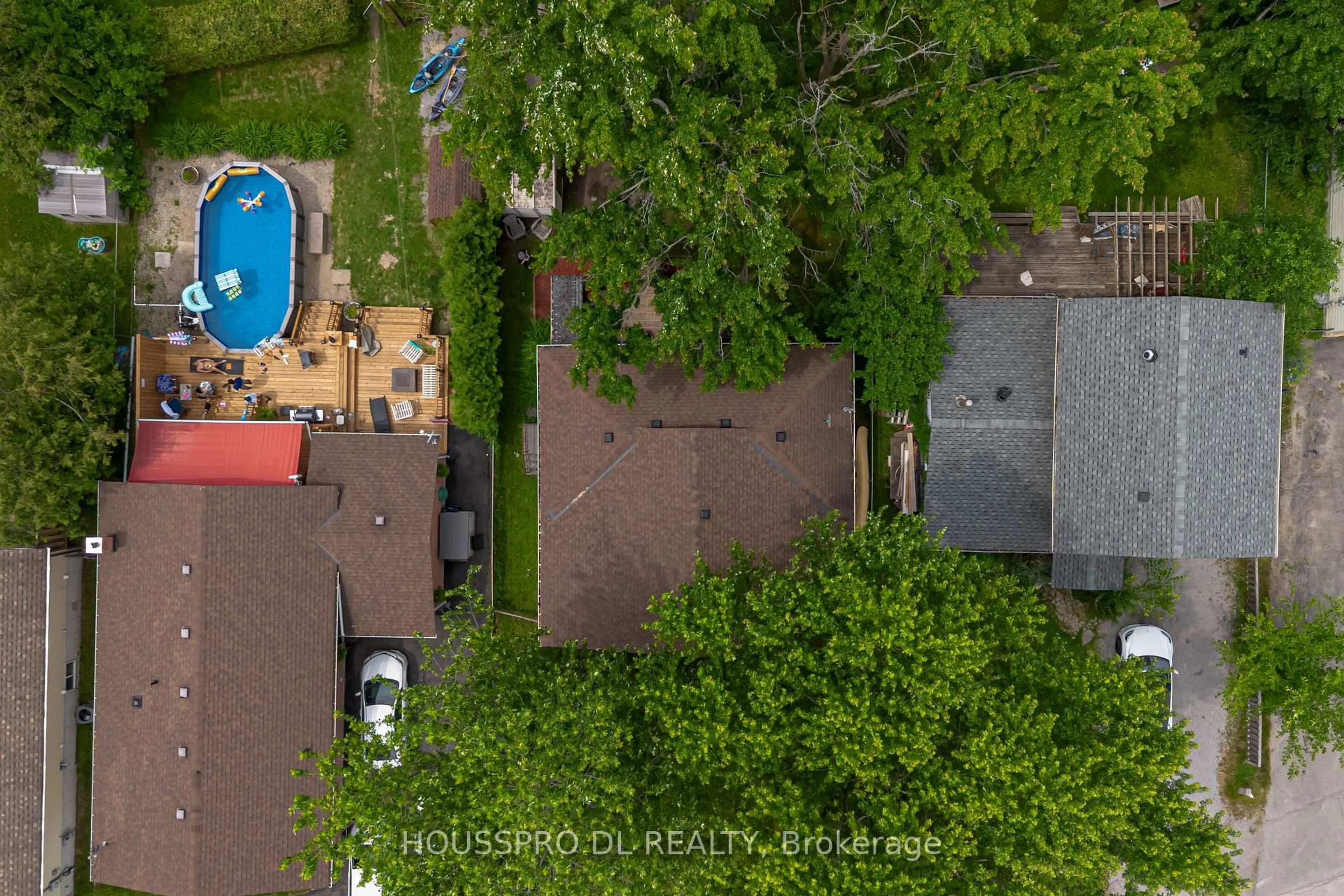 A pic from outside/outdoor area/front of a property/back of a property/a pic from drone, unknown for 2 Purdy Lane, Georgina Ontario L4P 1M2