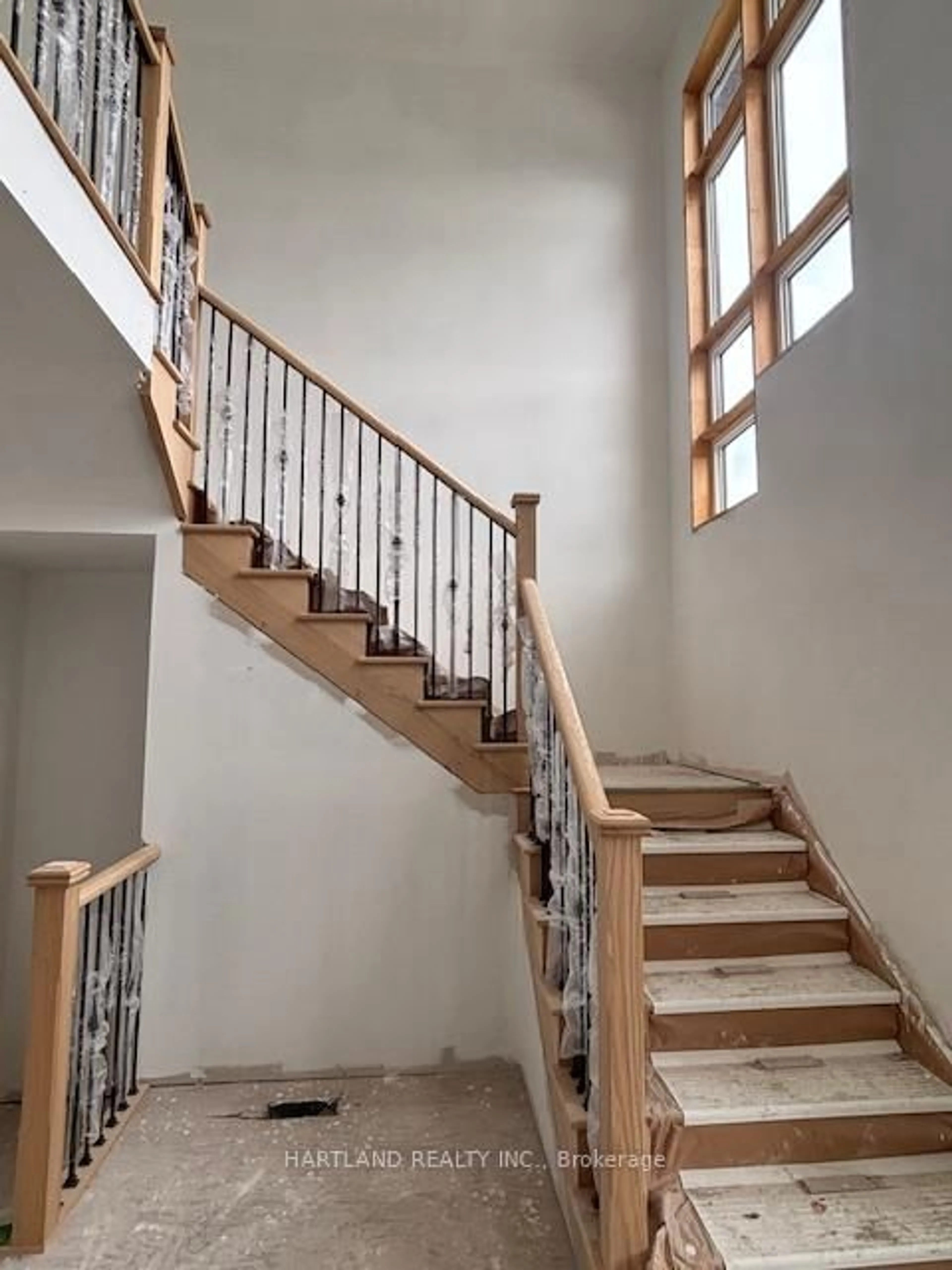 Stairs for 146 Wraggs Rd, Bradford West Gwillimbury Ontario L3Z 4N2