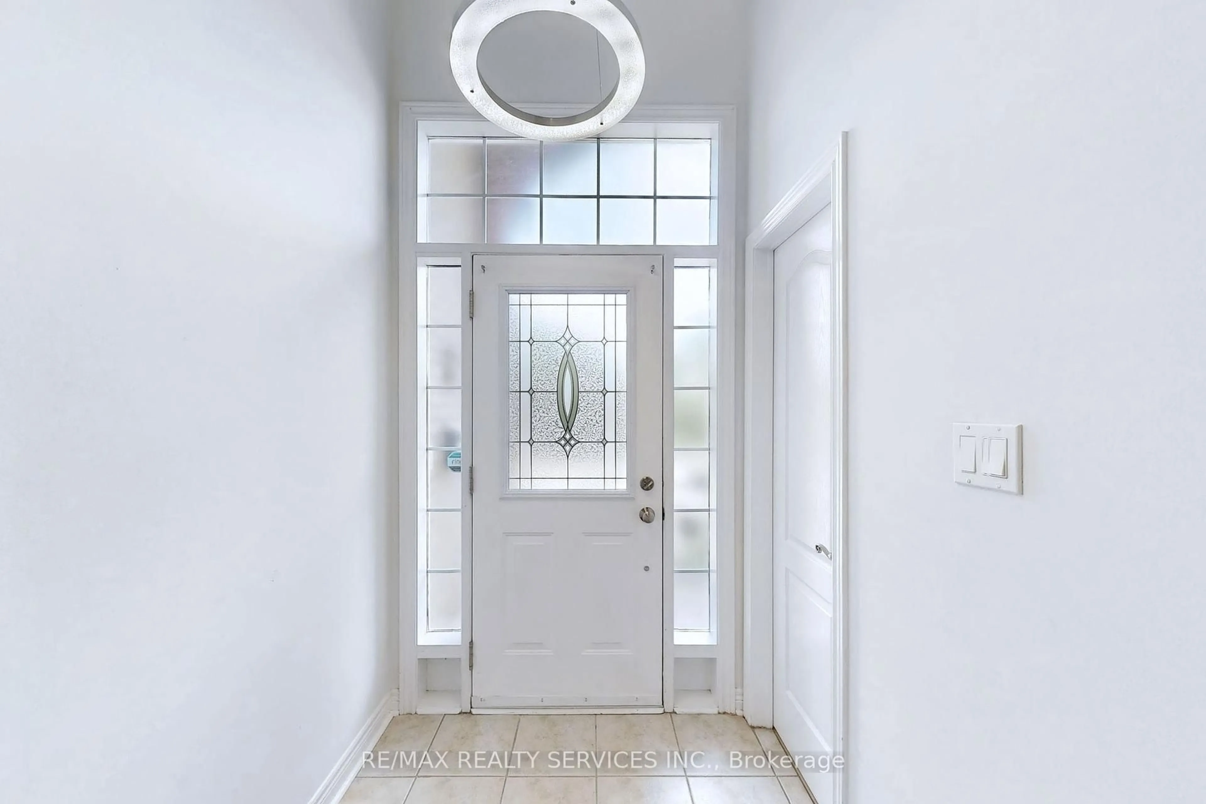Indoor entryway for 295 John Deisman Blvd, Vaughan Ontario L6A 3H2