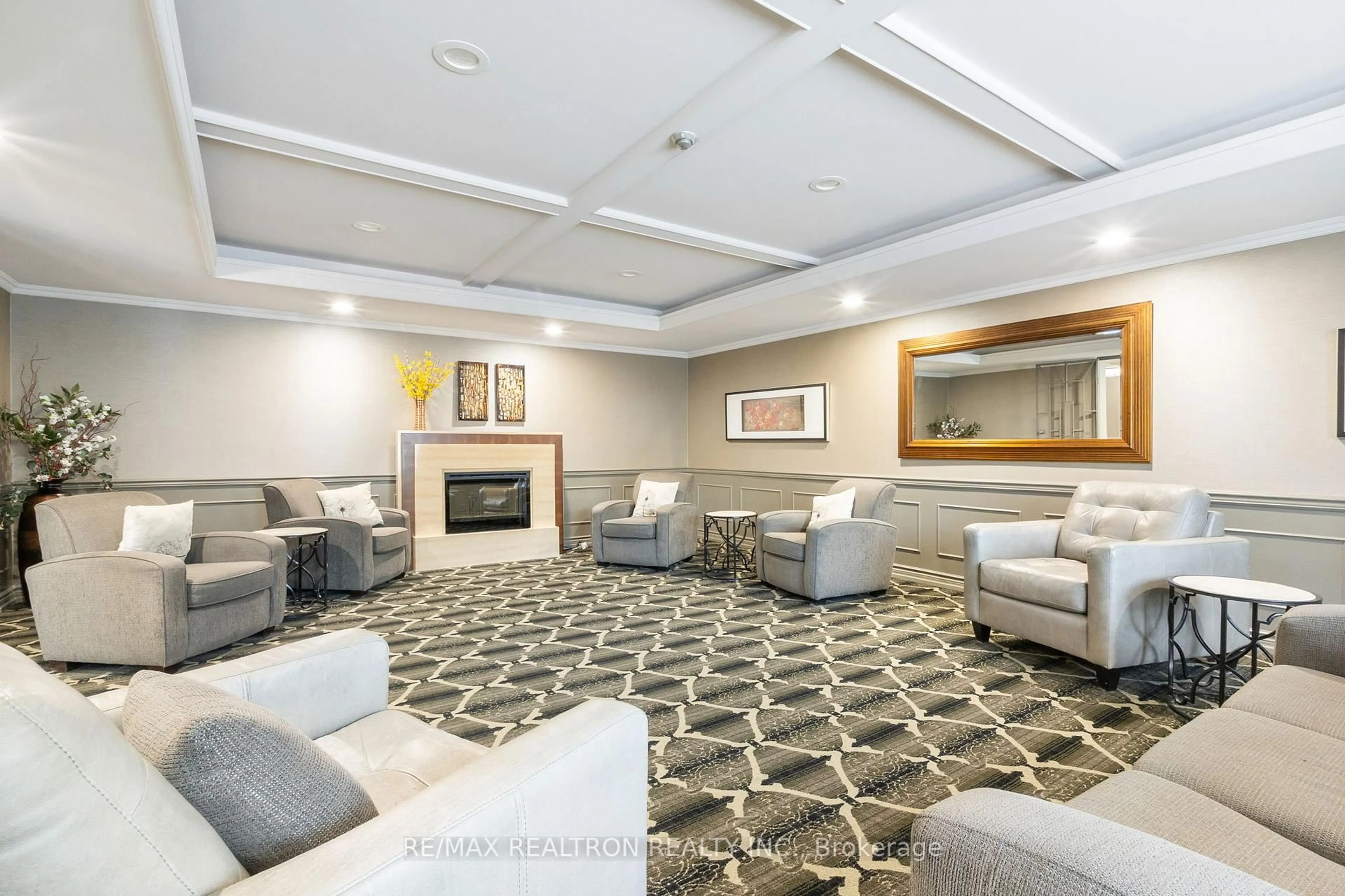 Lobby for 155 Main St #306, Newmarket Ontario L3Y 8C2