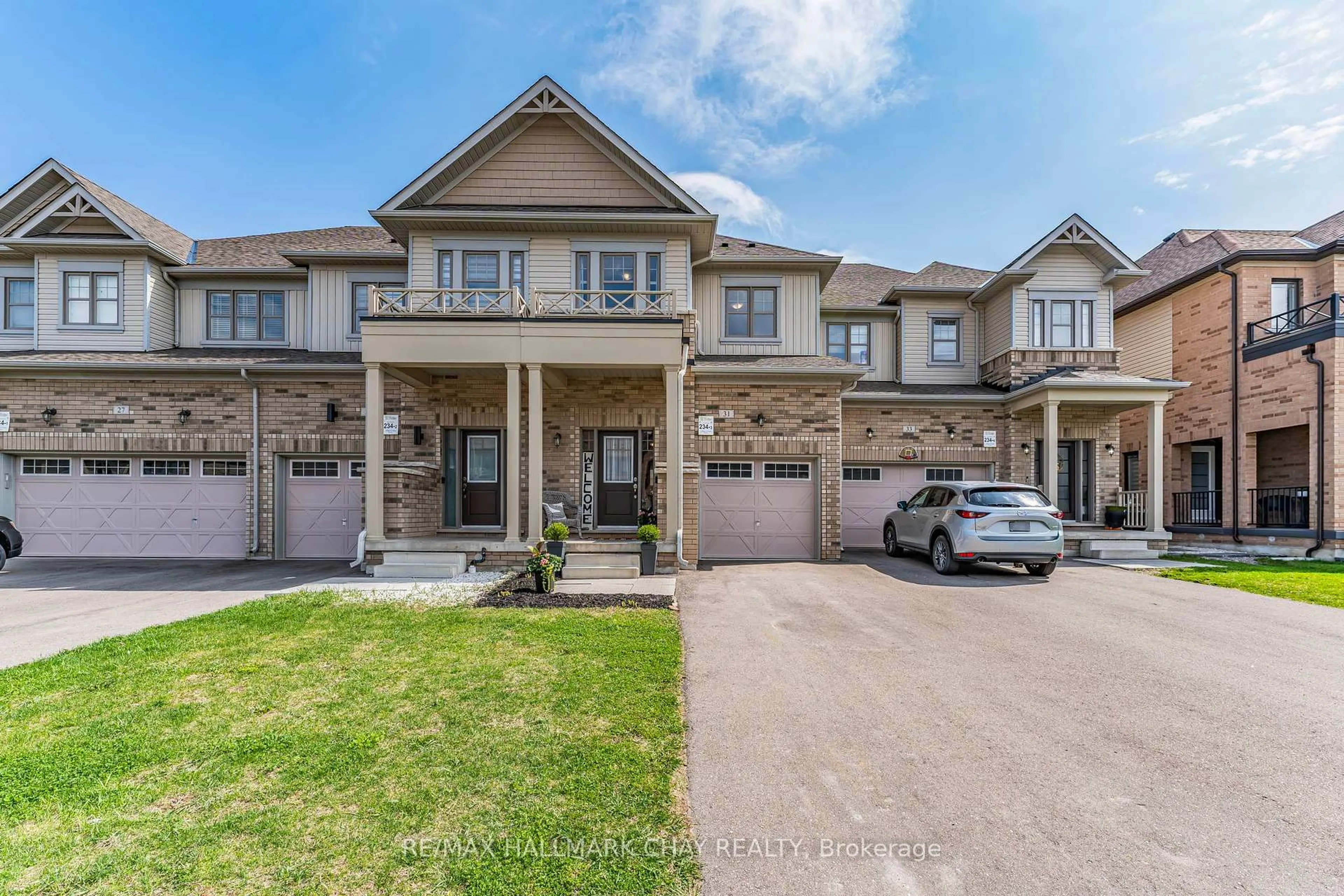 A pic from outside/outdoor area/front of a property/back of a property/a pic from drone, street for 31 Arnold Cres, New Tecumseth Ontario L9R 0T6