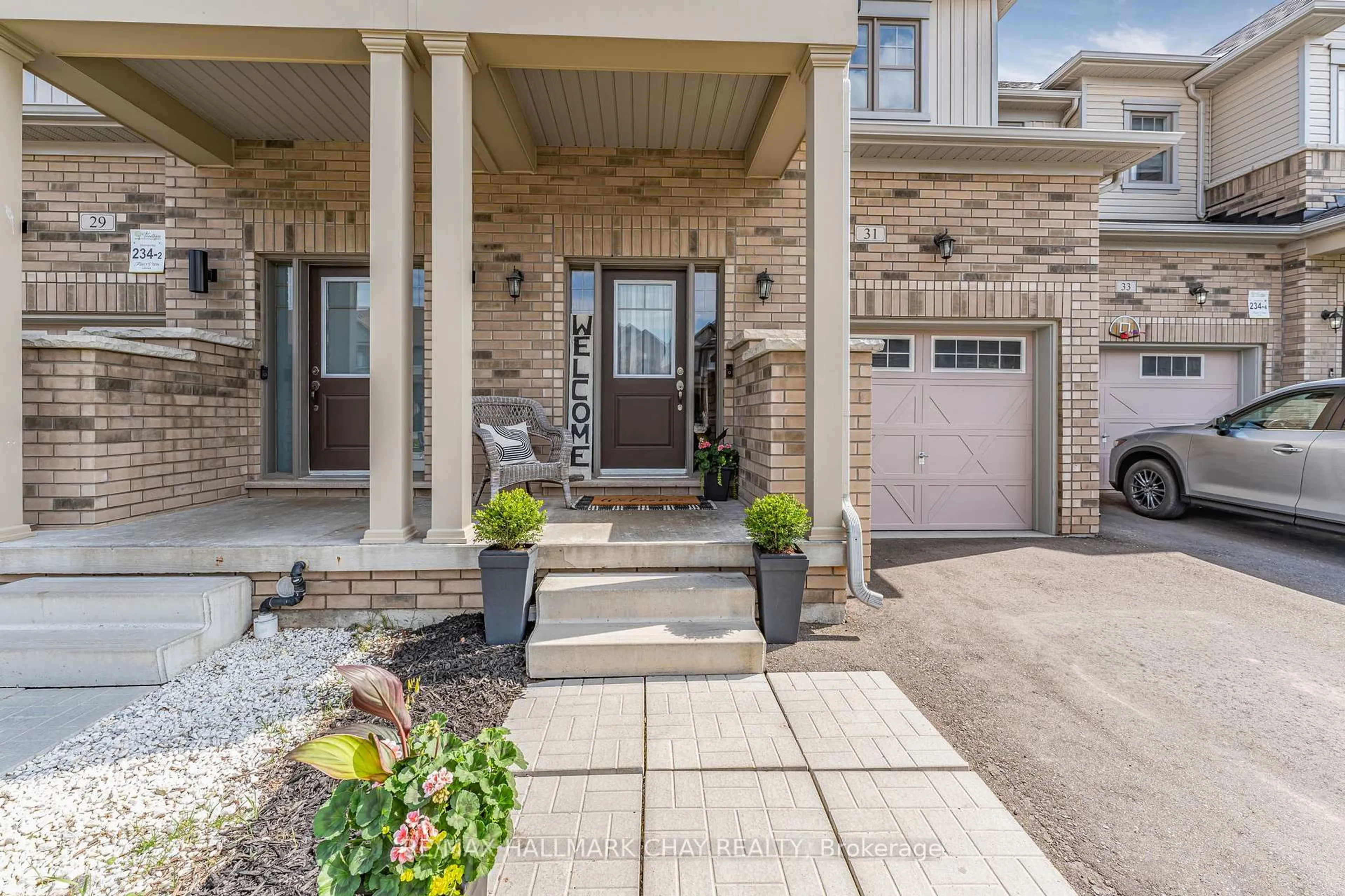 Home with brick exterior material, street for 31 Arnold Cres, New Tecumseth Ontario L9R 0T6
