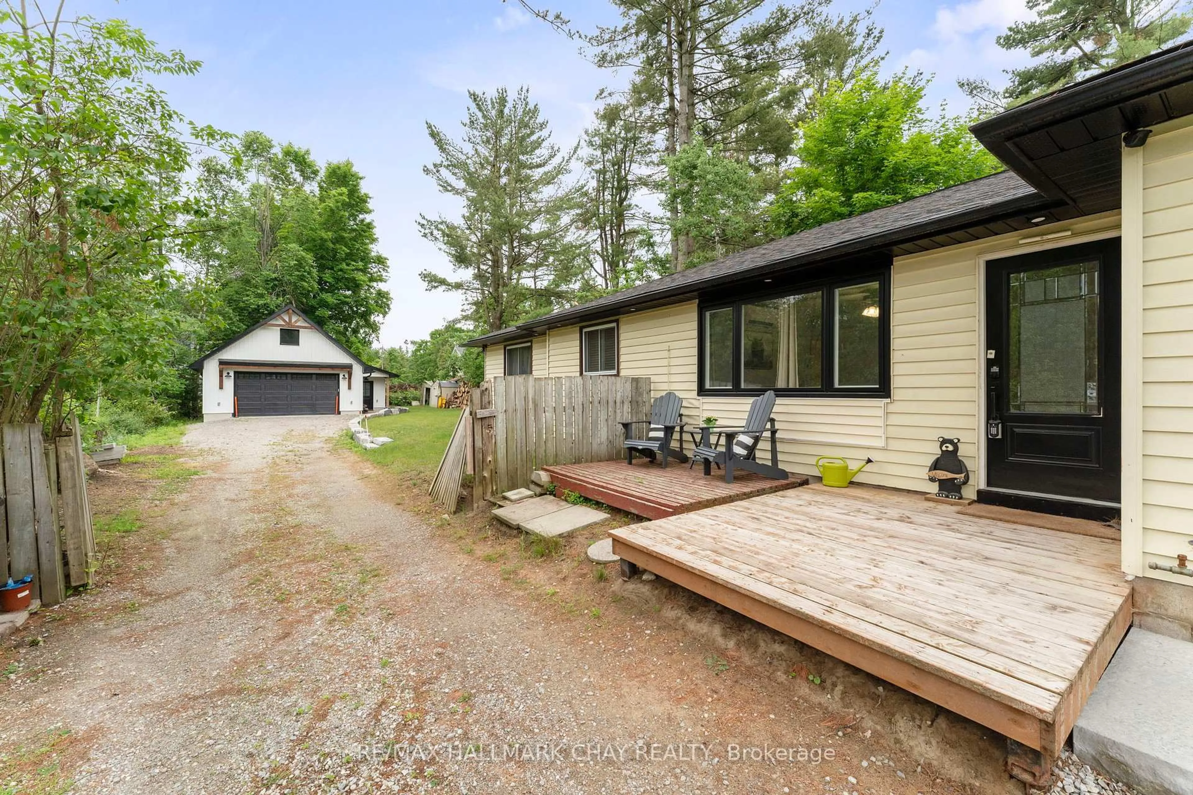 Unknown for 731 Pinegrove Ave, Innisfil Ontario L9S 2K3