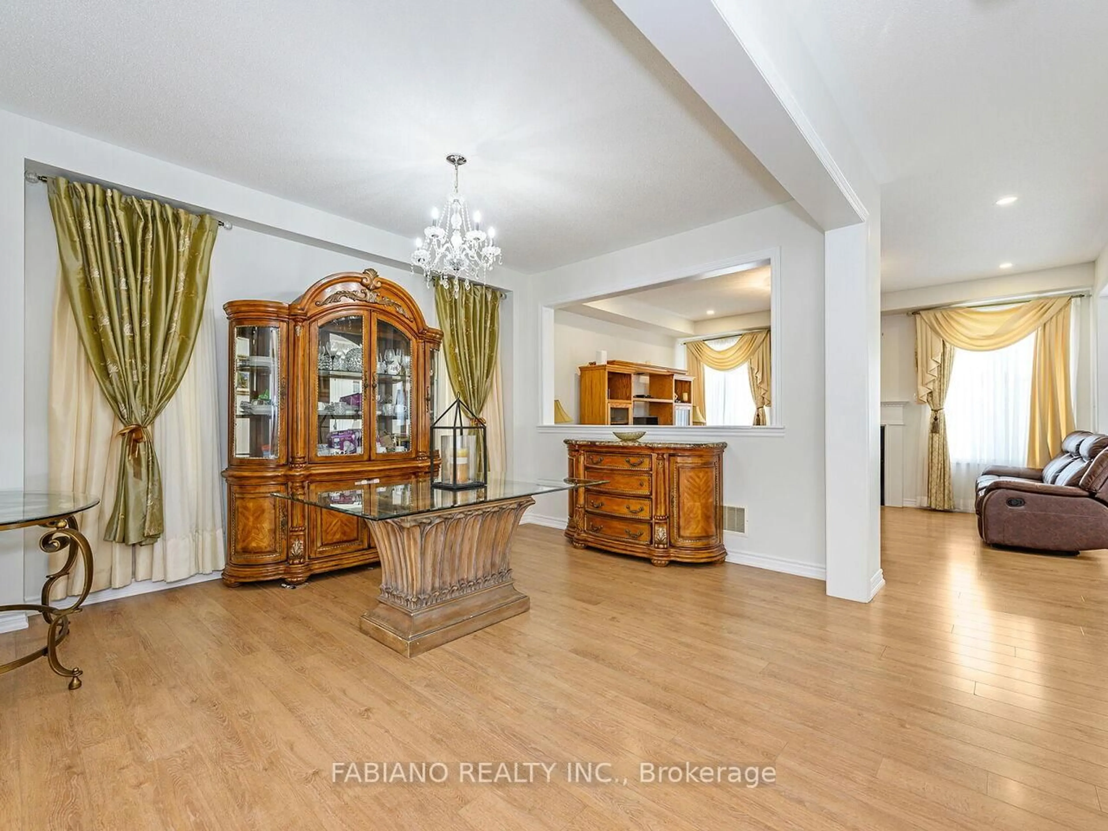 Indoor foyer for 55 Elphick St, Essa Ontario L0M 1B6