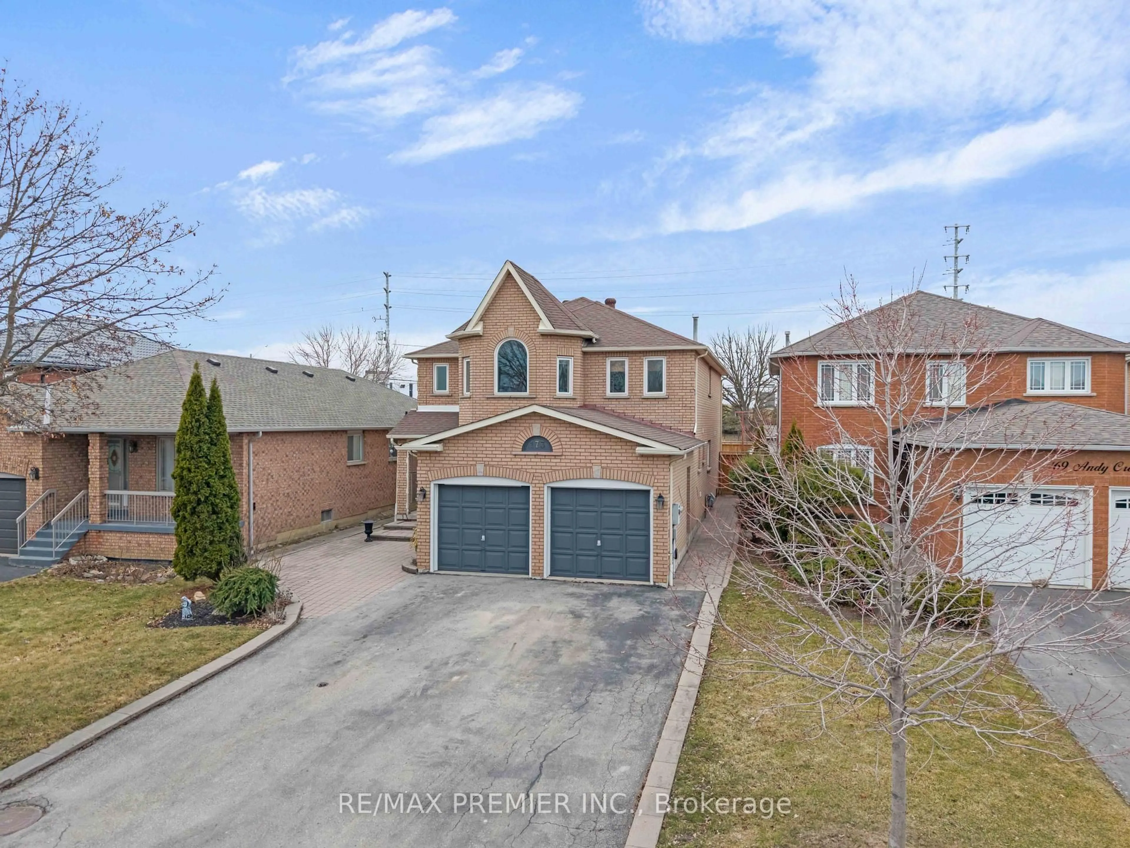 A pic from outside/outdoor area/front of a property/back of a property/a pic from drone, street for 173 Andy Cres, Vaughan Ontario L4H 1C7