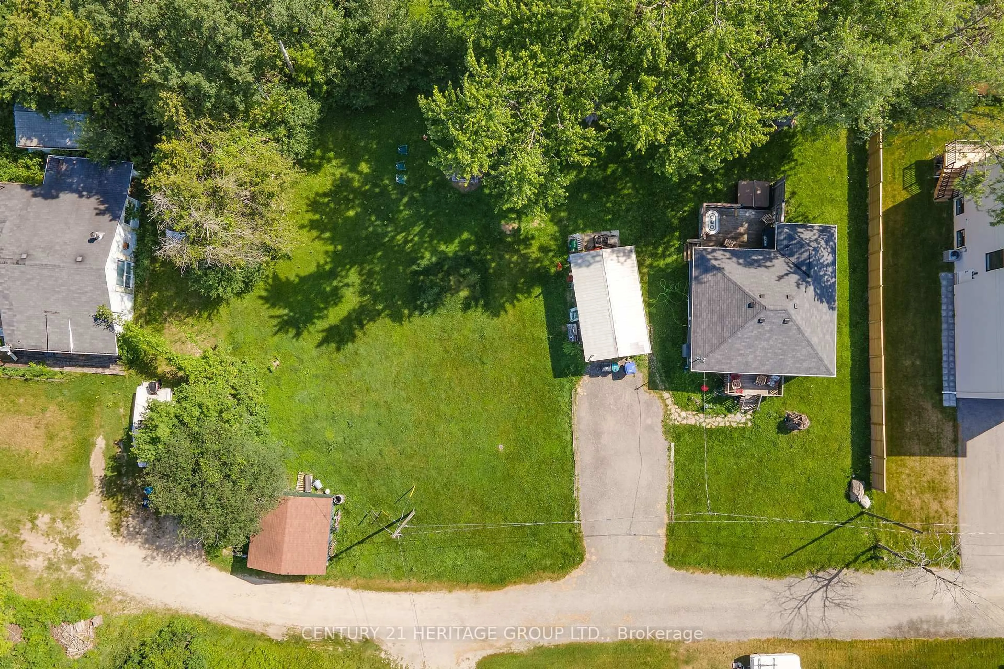 A pic from outside/outdoor area/front of a property/back of a property/a pic from drone, unknown for 1417 Maple Way, Innisfil Ontario L0L 1C0
